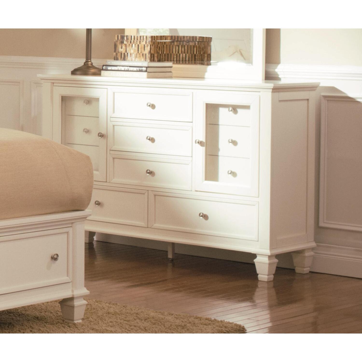 Coastal Elegance White 11-Drawer Dresser with Tapered Supports