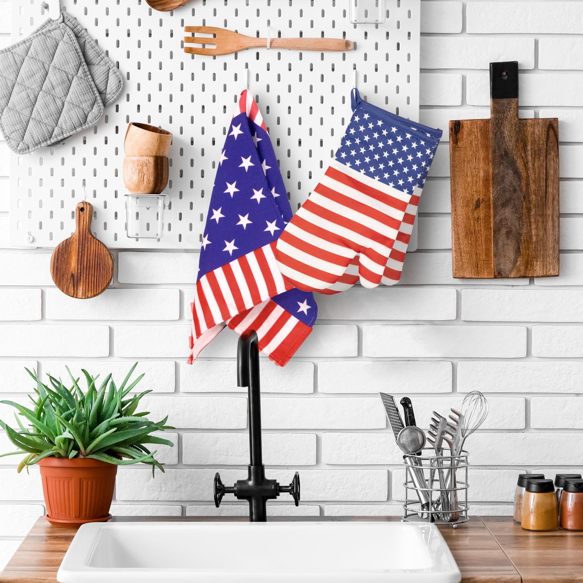 Patriotic Stars and Stripes Polyester Oven Mitts Set