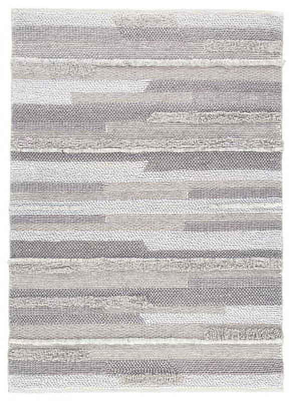 Gray Handwoven Wool and Synthetic 5' x 7' Area Rug