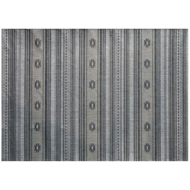 Simply Shade 88" Modern Polypropylene Outdoor Rug in Silverton Slate