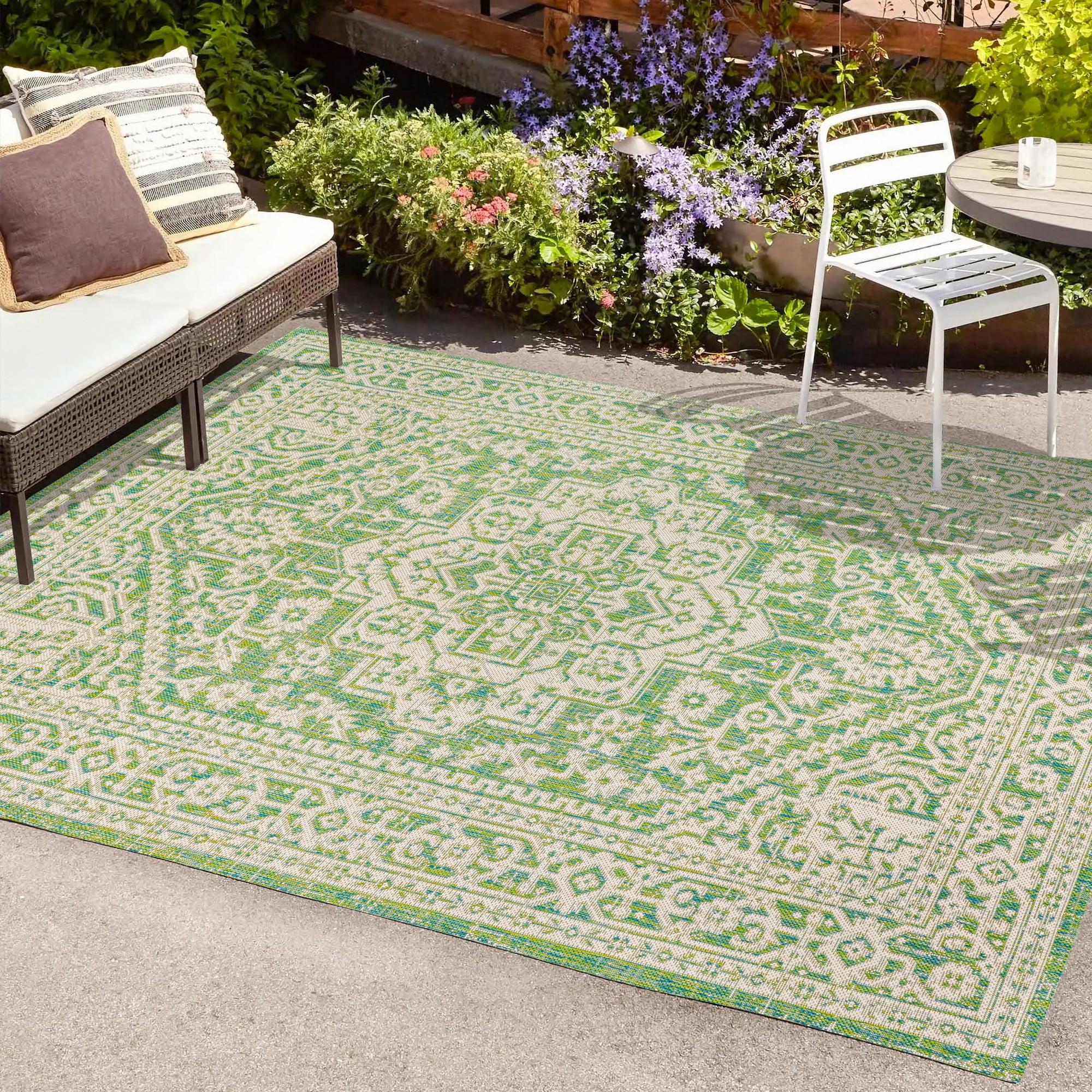 Sinjuri Medallion Textured Weave Indoor/Outdoor Area Rug - JONATHAN Y