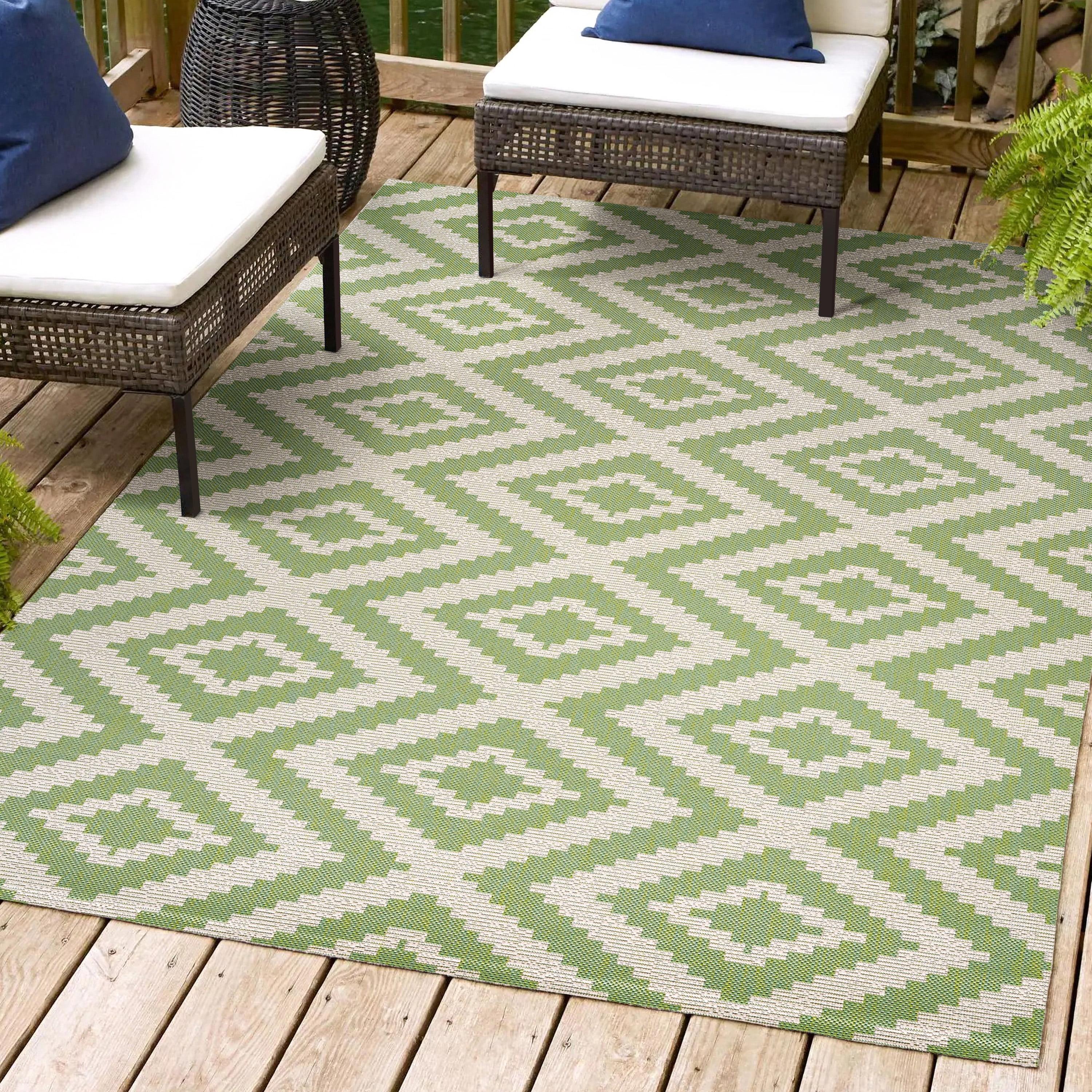 4'x6' Sintra Diamond Indoor/Outdoor Area Rug, Green/Cream - JONATHAN Y