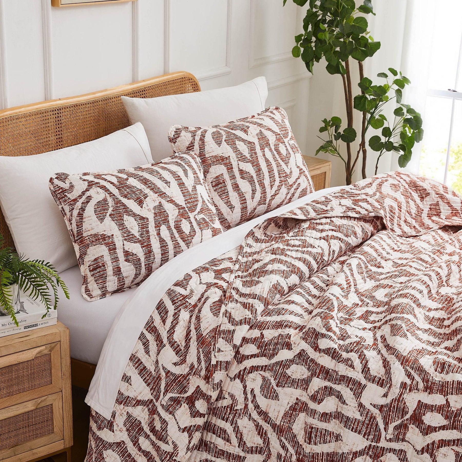 Khari Rust King Microfiber 3-Piece Quilt Set