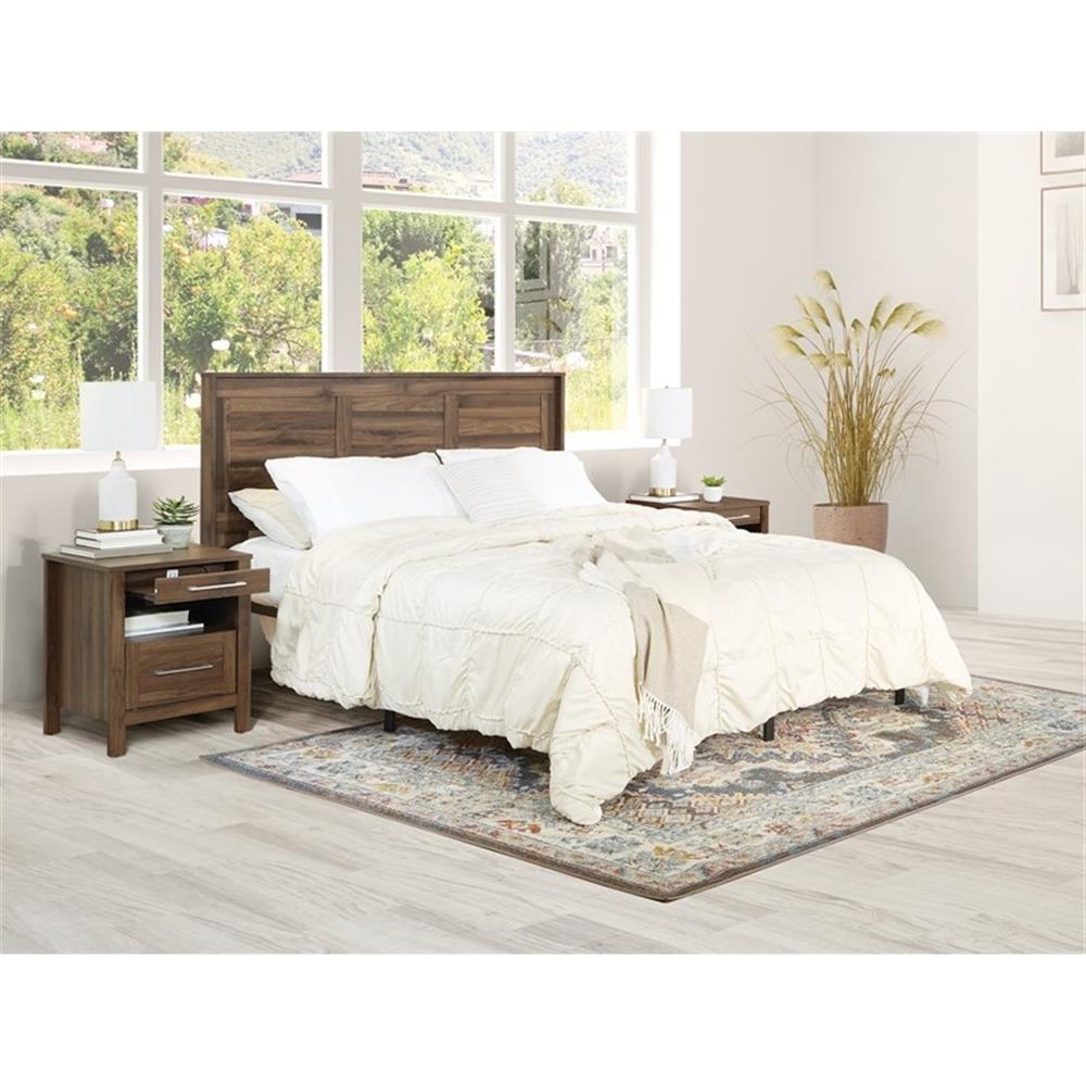 Stonebrook Walnut Queen/Full Bedroom Set with USB Nightstands