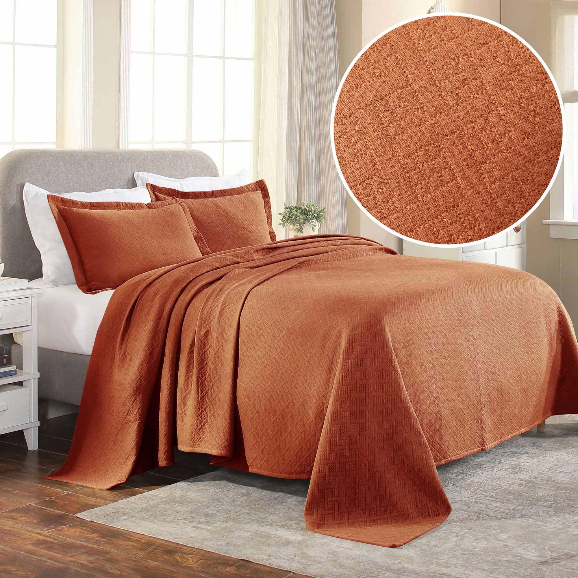 Elegant Oversized Cotton Matelassé Bedspread Set in Mandarin, Queen