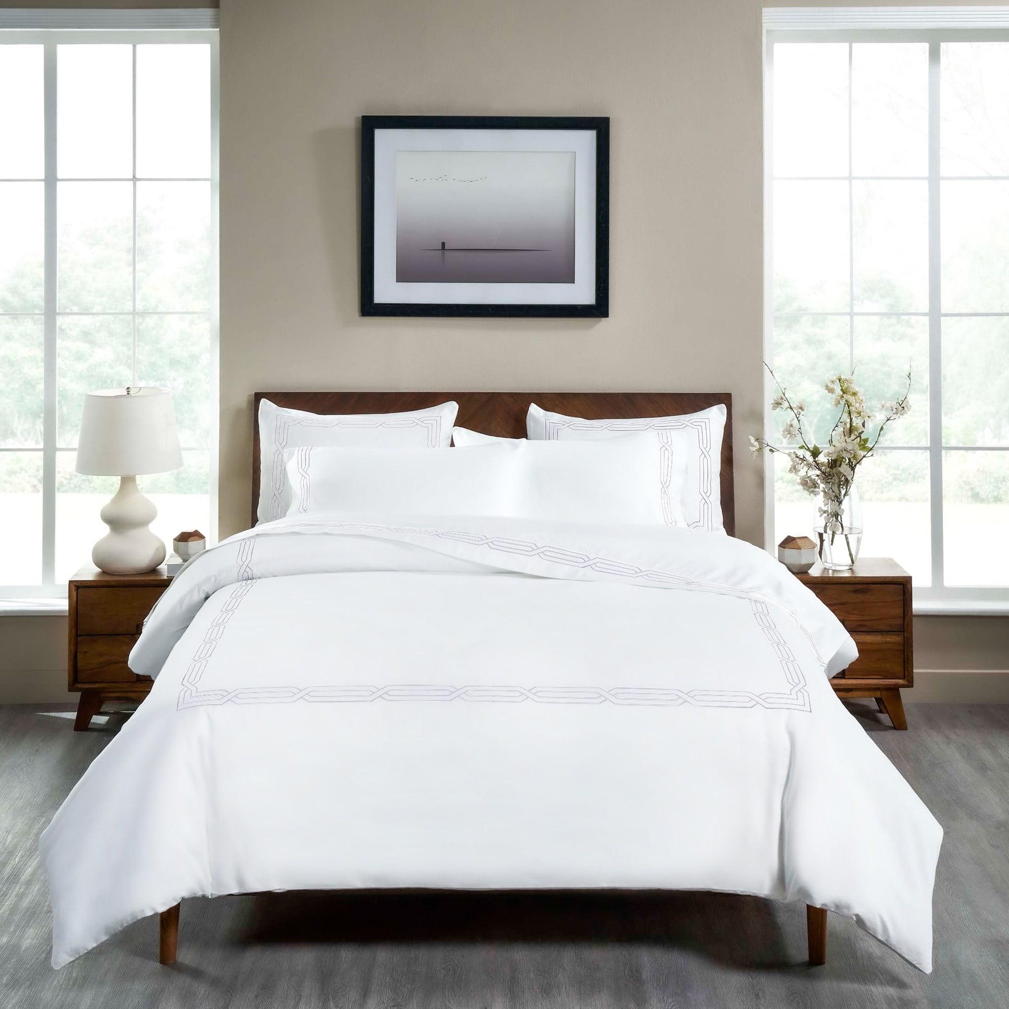 Superior Egyptian Cotton 1200 TC Embroidered White Full/Queen Duvet Set