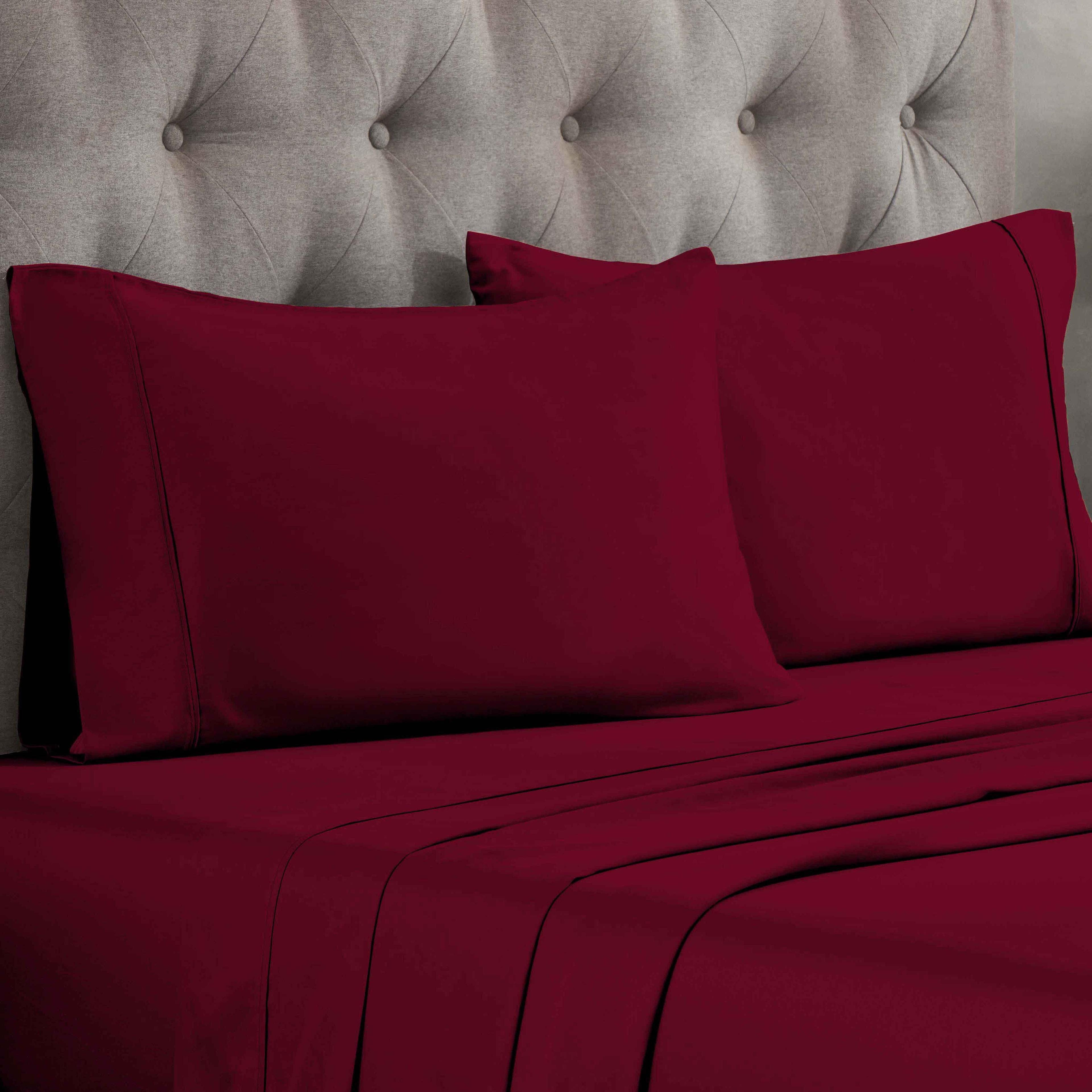 Superior Egyptian Cotton 300 Thread Count Solid Pillowcases (Set of 2)