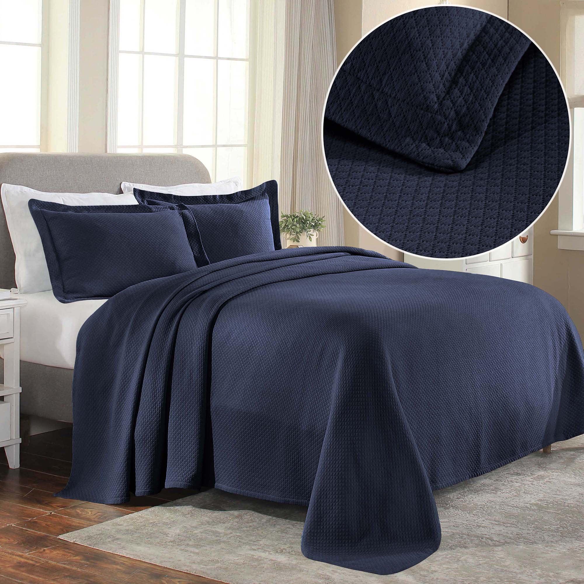 Superior Solitaire Waffled Matelassé Bedspread Set with Shams