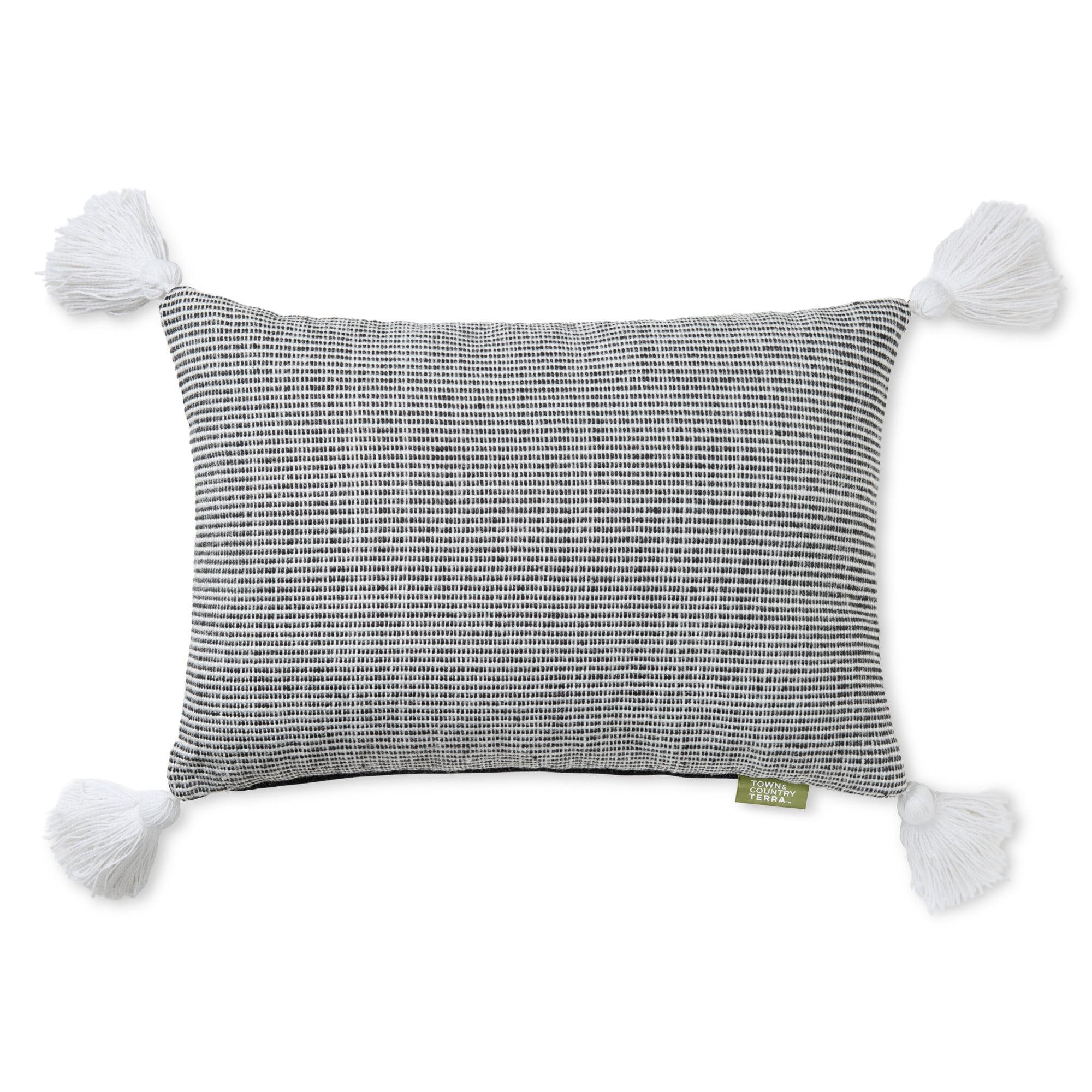 Town & Country Living TOWN & COUNTRY TERRA Alara Ribbed Texture Indoor Outdoor Decorative Pillow 20"x20"