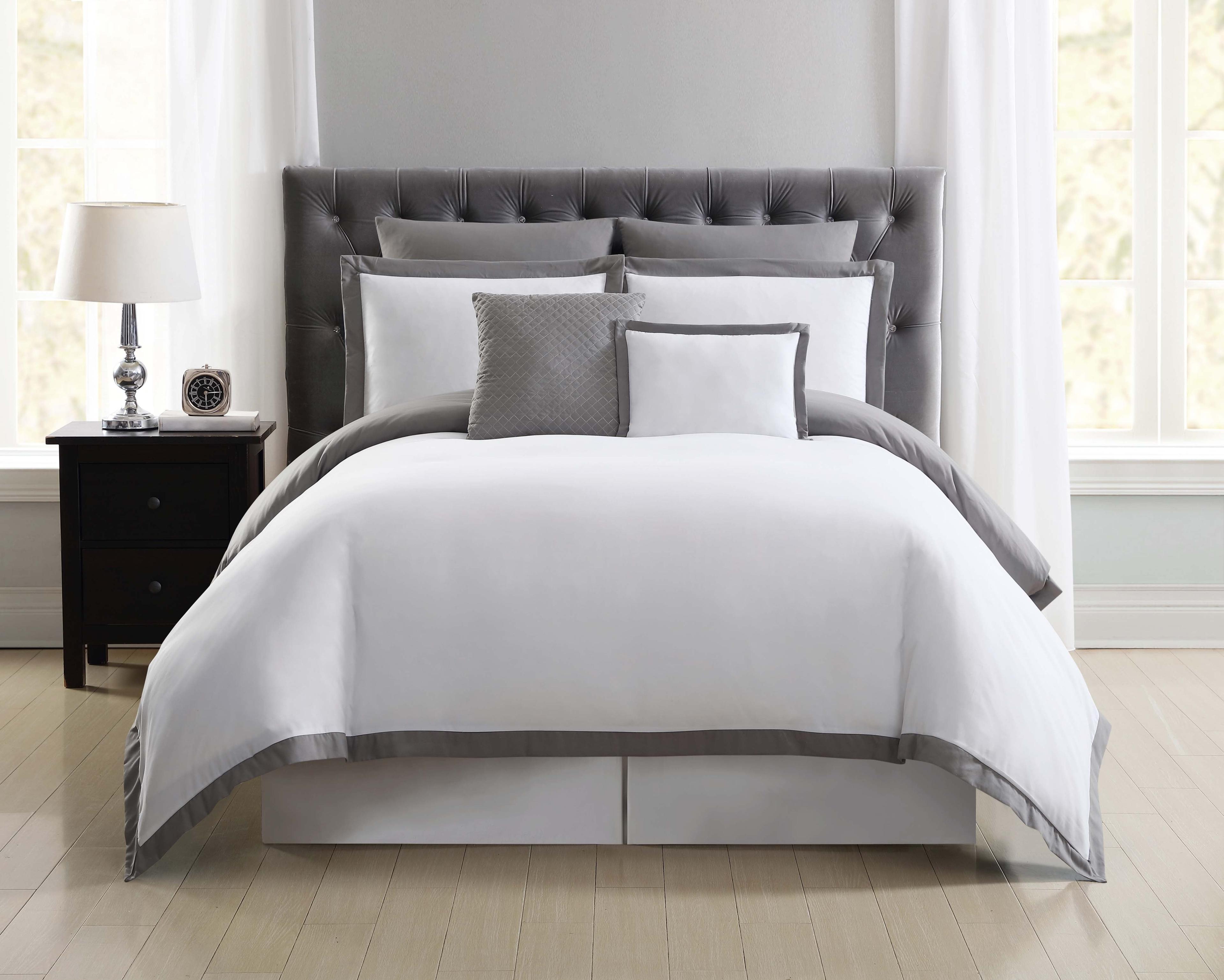 White and Gray Full/Queen Modern Duvet Cover Set with Decorative Pillows