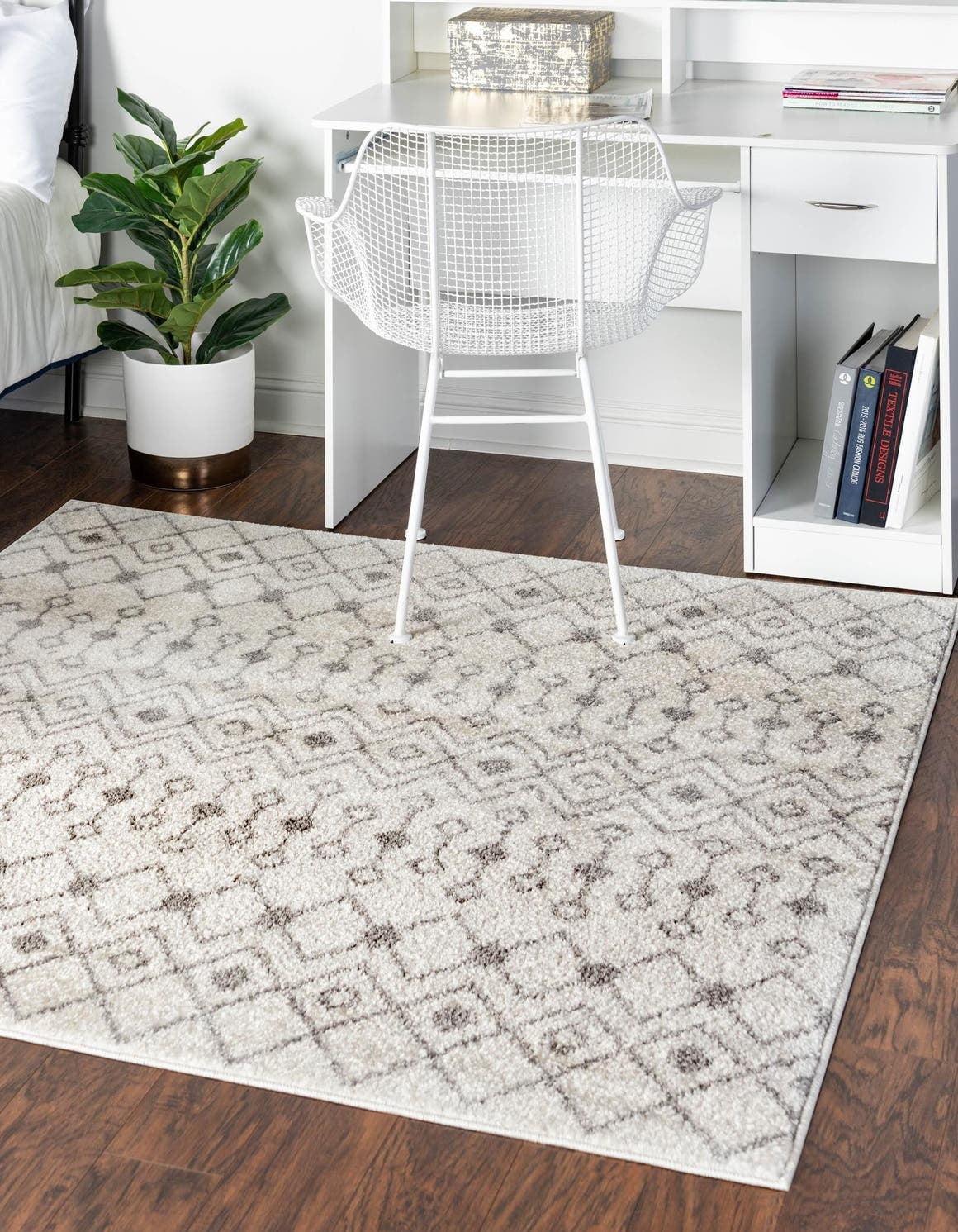 Unique Loom 5' 3 x 5' 3 Square Alaoui Geometric Trellis Ivory and Gray  Area Rug