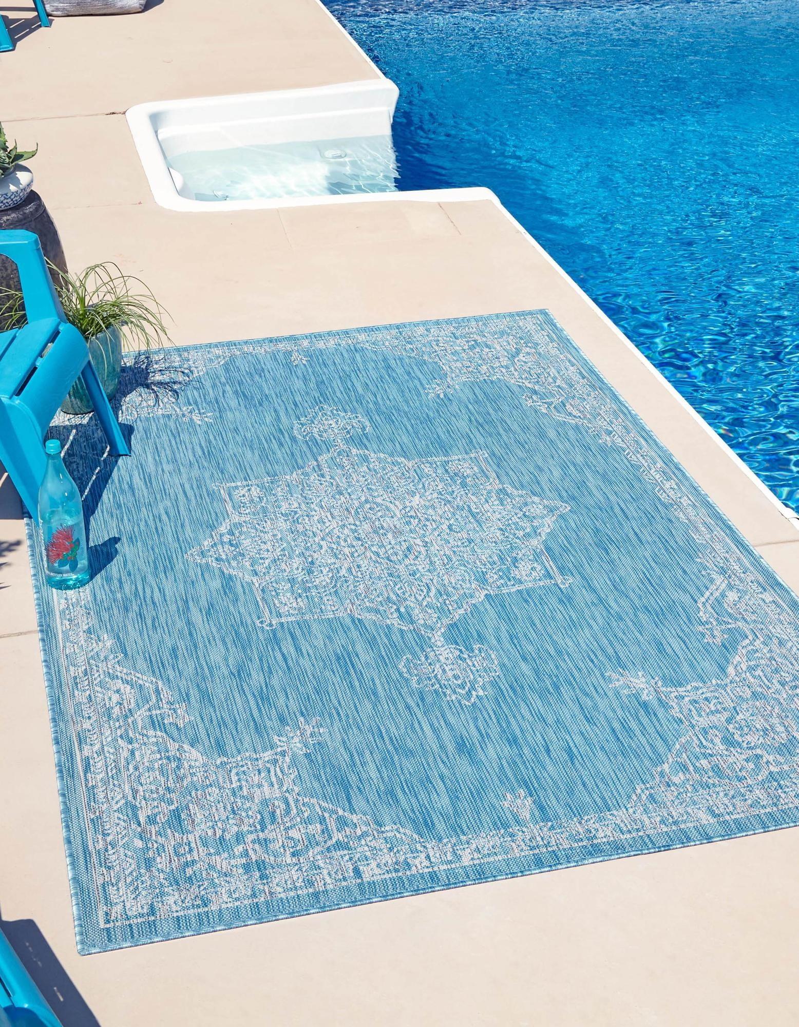 Aqua Bliss Easy-Care Synthetic 7' x 10' Outdoor Rug