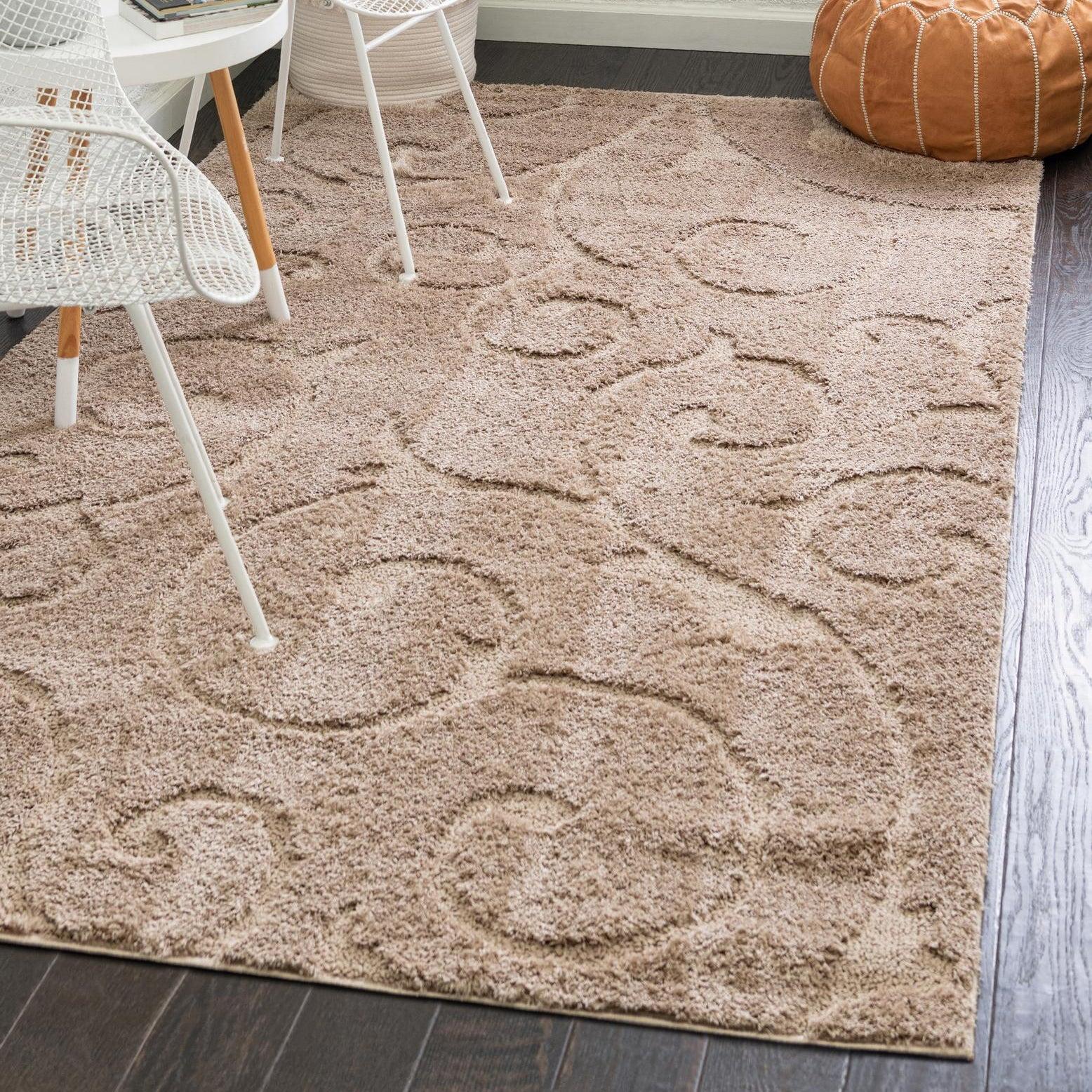 Unique Loom Floral Shag Collection Area Rug - Carved (5' 1" x 8' Rectangle Beige)