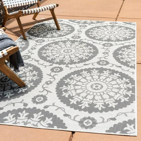 Unique Loom Outdoor Botanical Collection Area Rug - Medallion (8'  x 11' 4" Rectangle Gray/Silver)