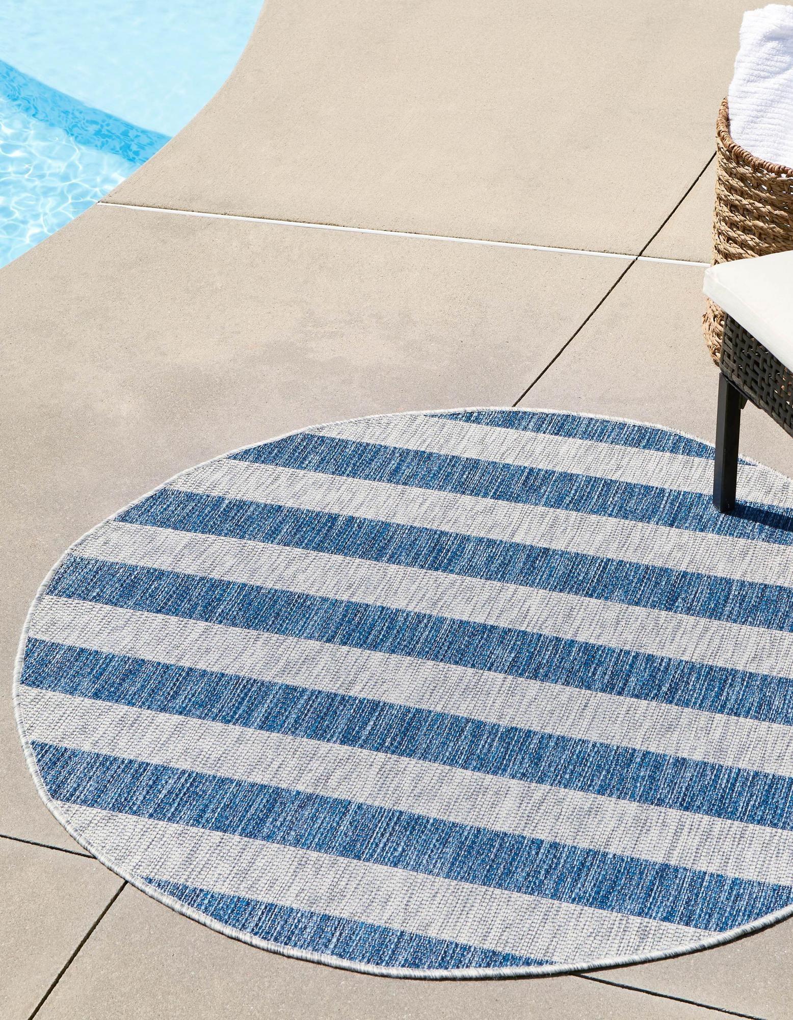 Unique Loom 4' 1 x 4' 1 Round Indoor/Outdoor Striped Blue Area Rug
