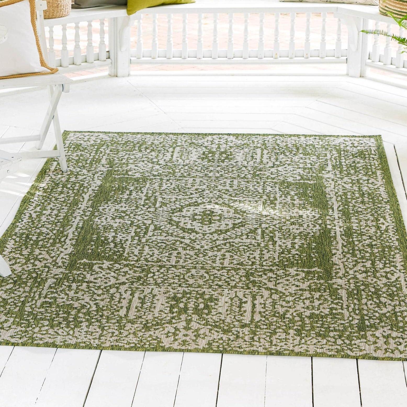Unique Loom 7' 1 x 10' 0 Rectangle Indoor/Outdoor Traditional Green Area Rug