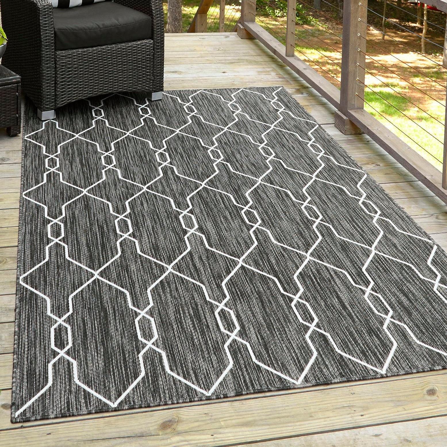 Unique Loom 4' 1 x 6' 1 Rectangle Indoor/Outdoor Trellis Charcoal Area Rug