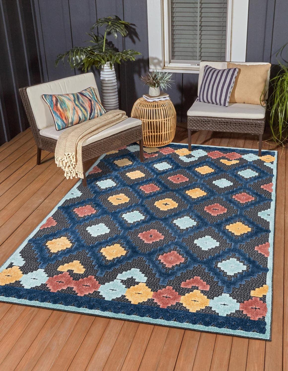 Charcoal Geometric Easy-Care Outdoor Area Rug 7x10