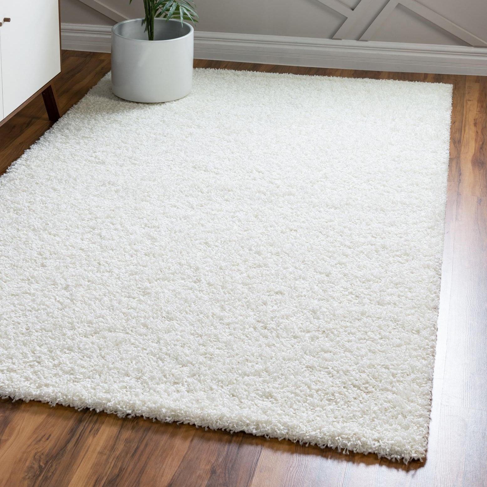 Unique Loom Solid Shag Collection Area Rug (6' 1" x 9' Rectangle Snow White)