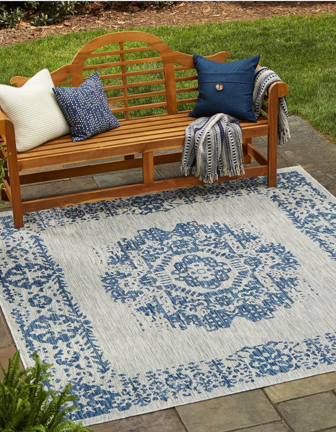 Modern Matrix 5' Square Outdoor Rug in Blue with Easy Care Synthetic Weave