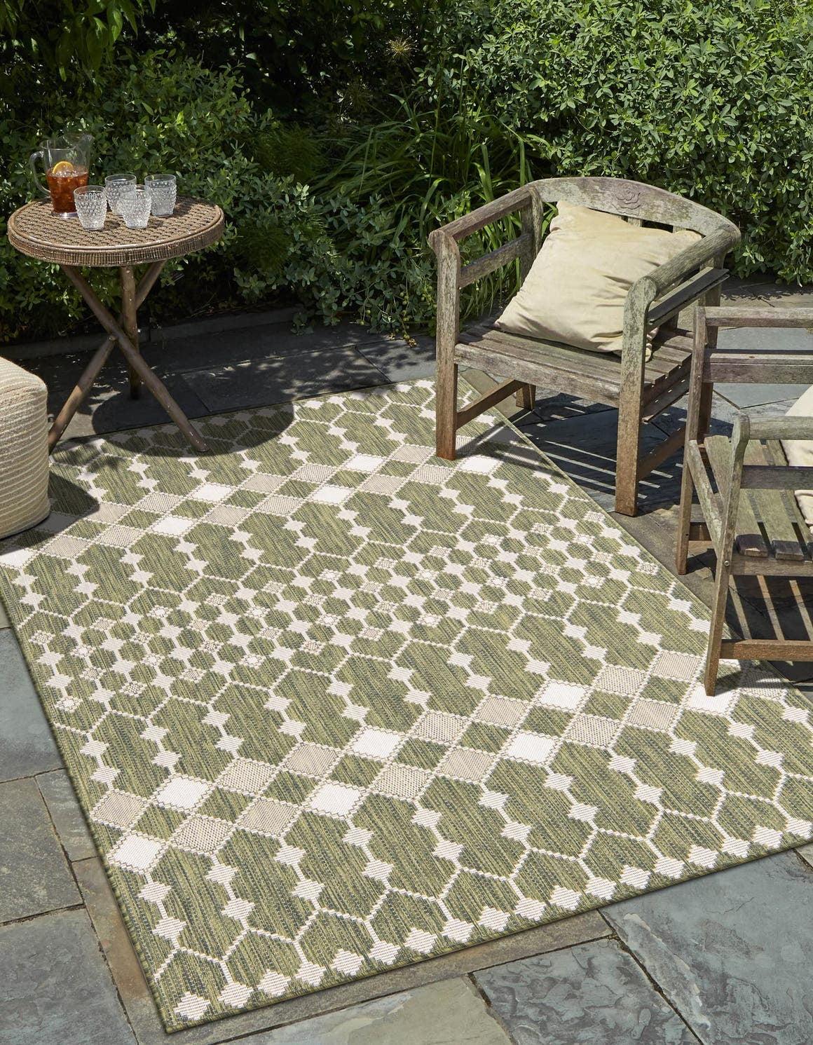 Green Trellis 9' x 12' Rectangular Washable Outdoor Rug