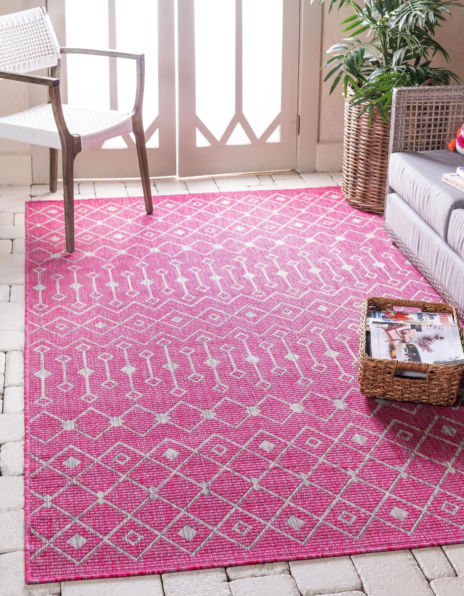 Unique Loom 5' 1 x 8' 0 Rectangle Indoor/Outdoor Trellis Fuschia Area Rug