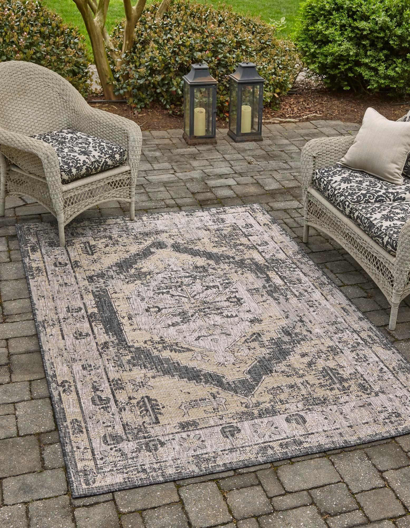 Unique Loom Outdoor Traditional Valeria Medallion Woven Area Rug