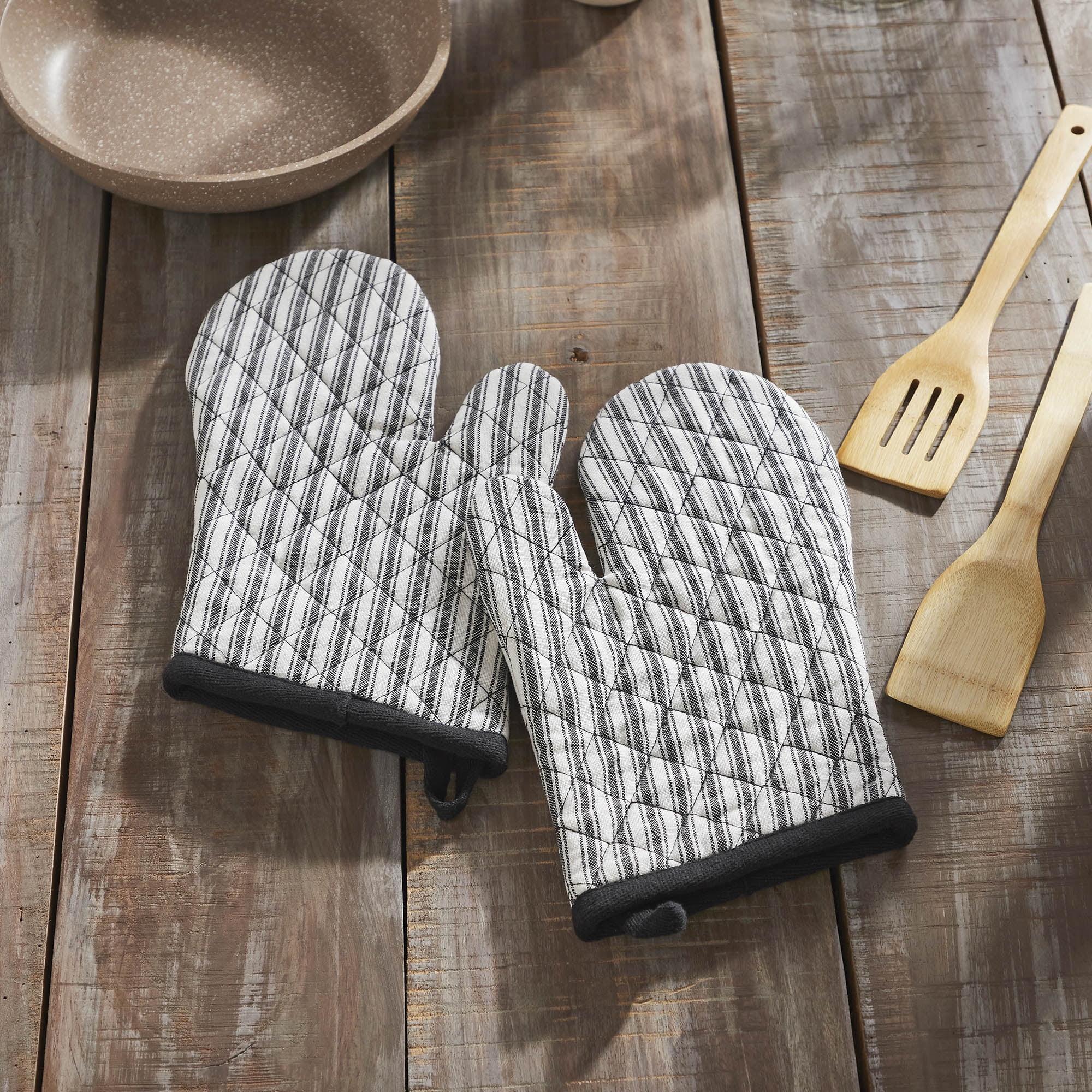 Sawyer Mill Black Striped Cotton Oven Mitt Set