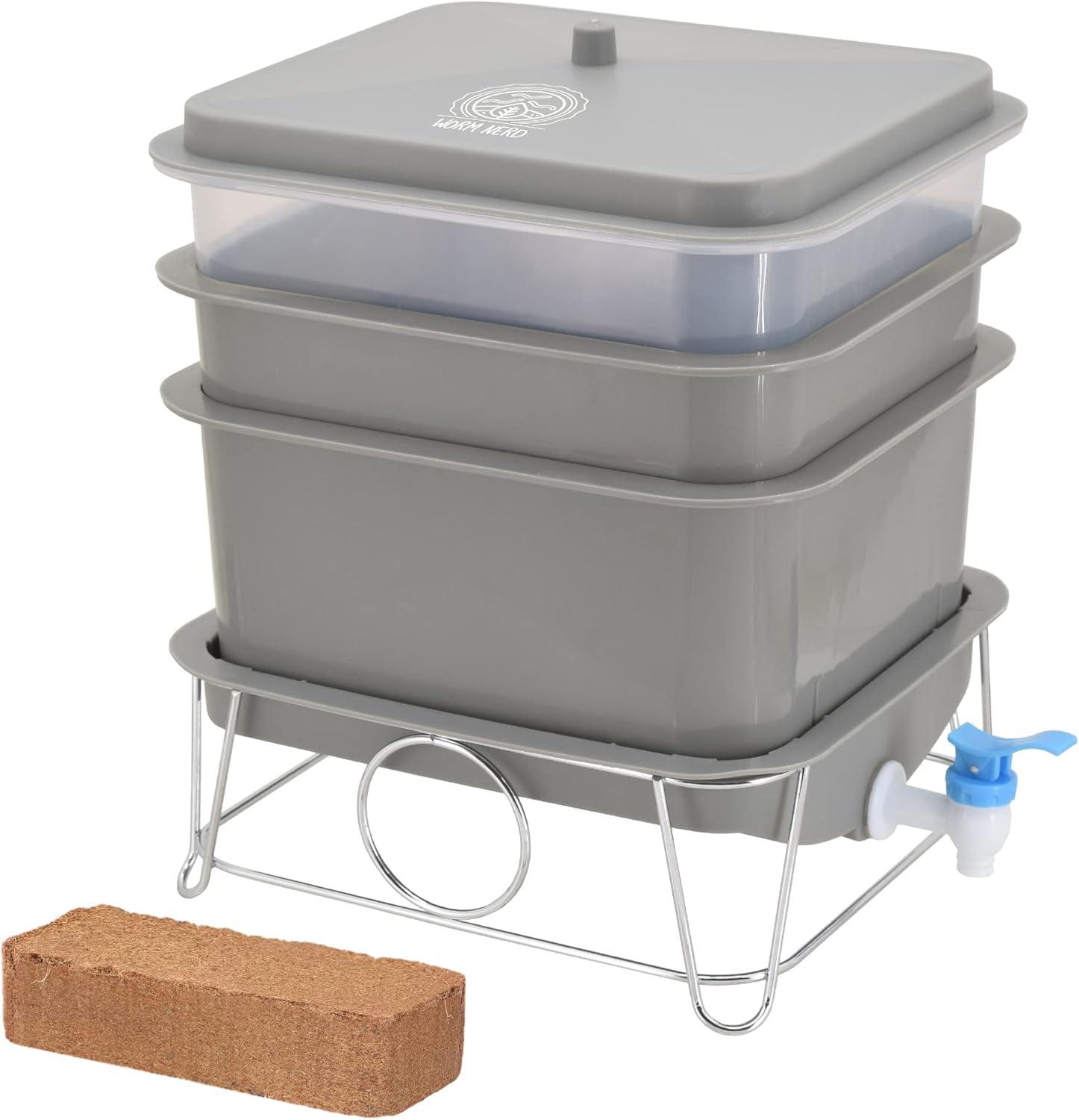 4 Gallons Plastic Worm Bin with Latching Lid