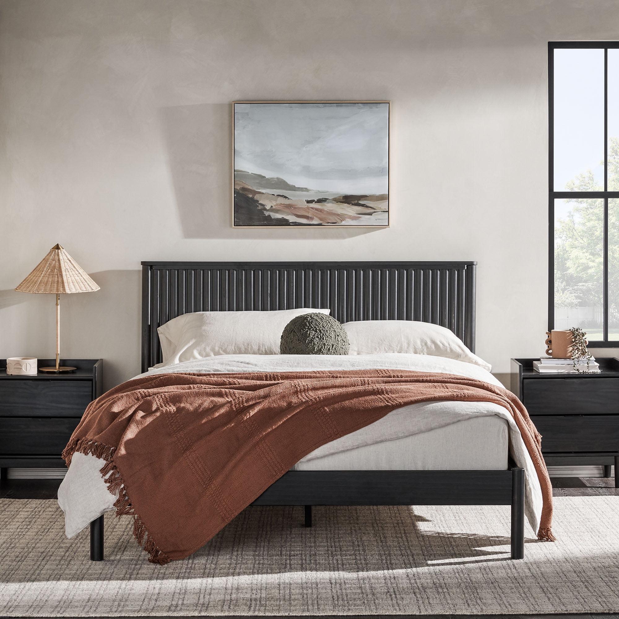 Black Queen Pine Wood Bed with Reeded Headboard