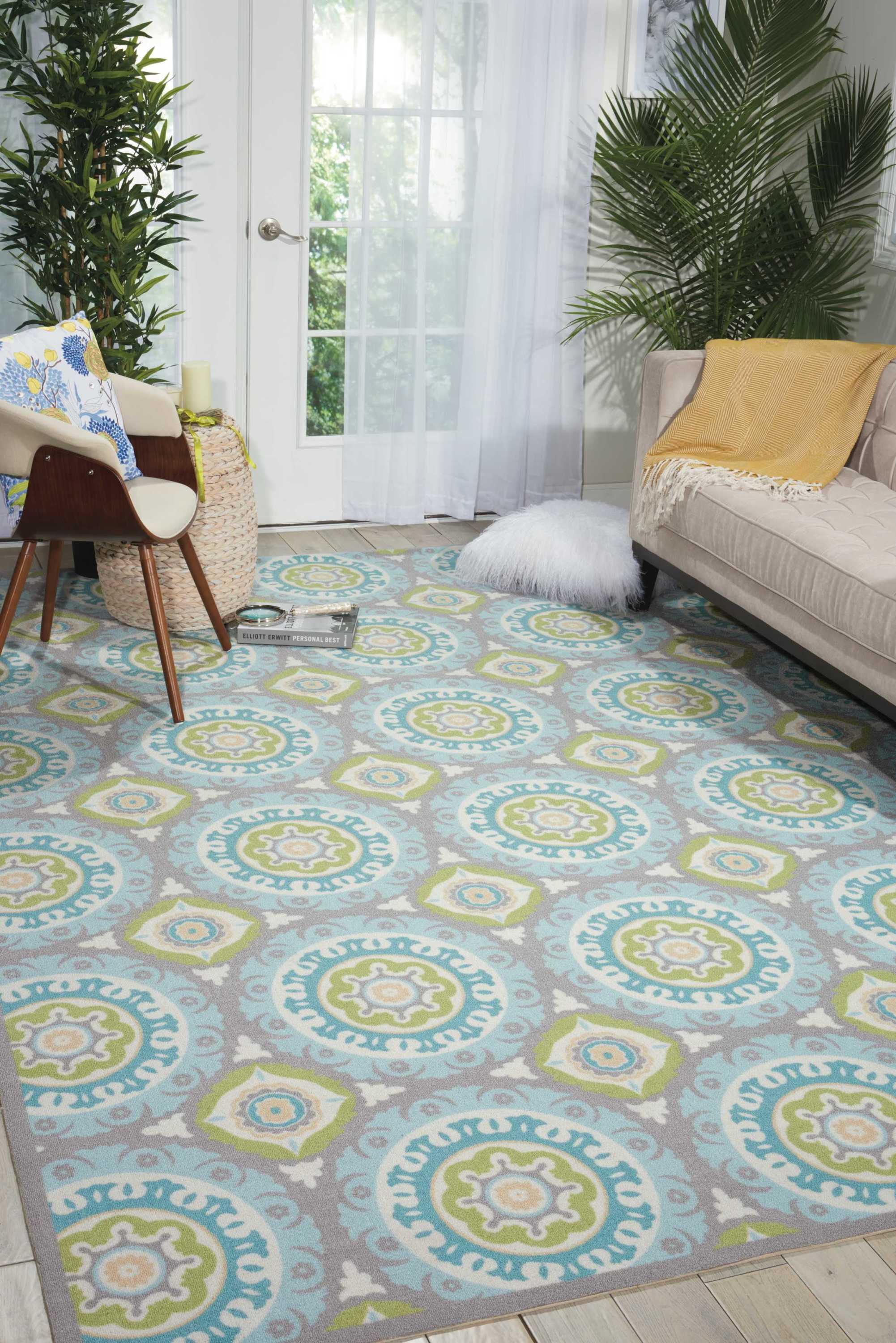 Solar Flair Square Indoor/Outdoor Medallion Rug in Aqua and Indigo