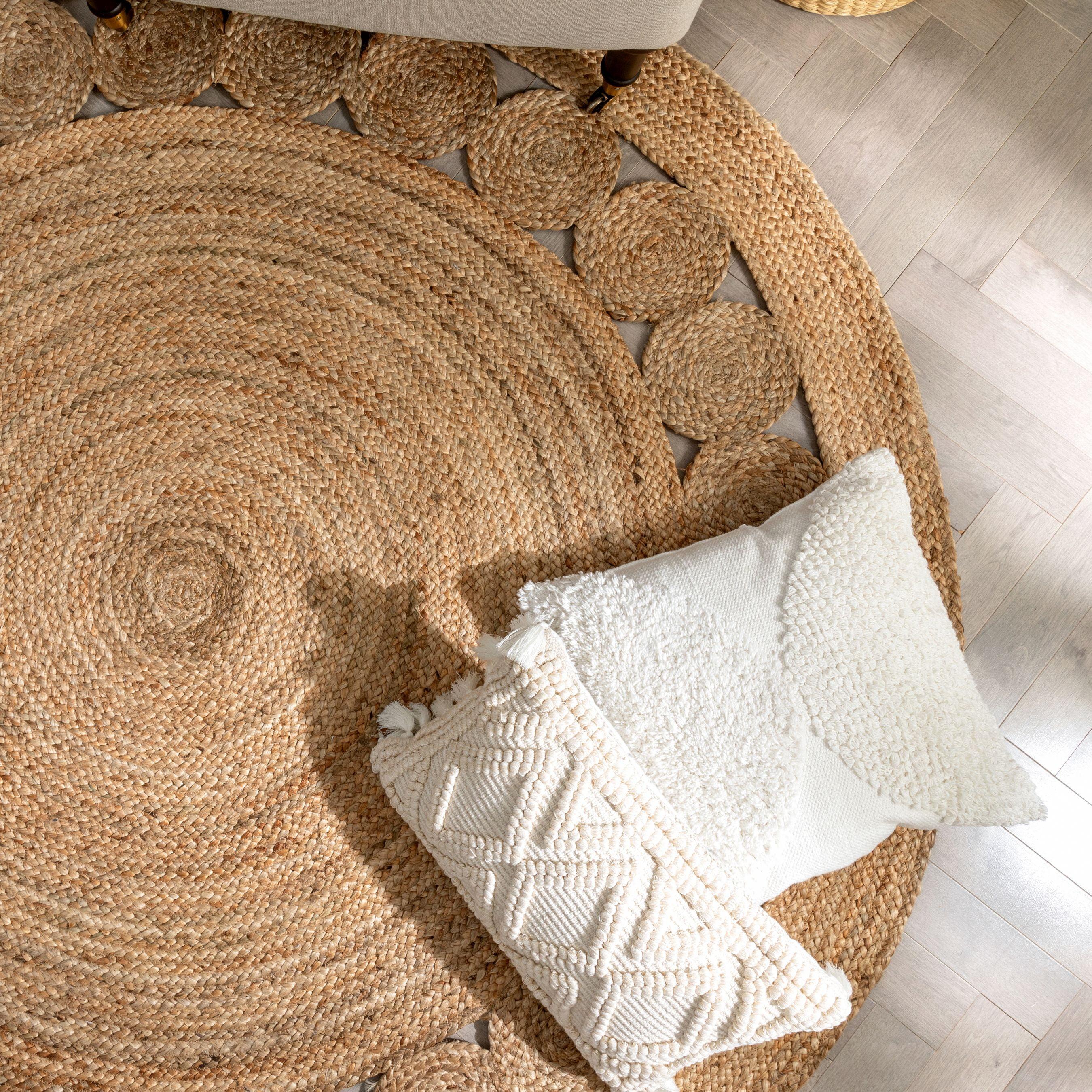 Eva Hand-Braided Natural Jute 4' Round Area Rug