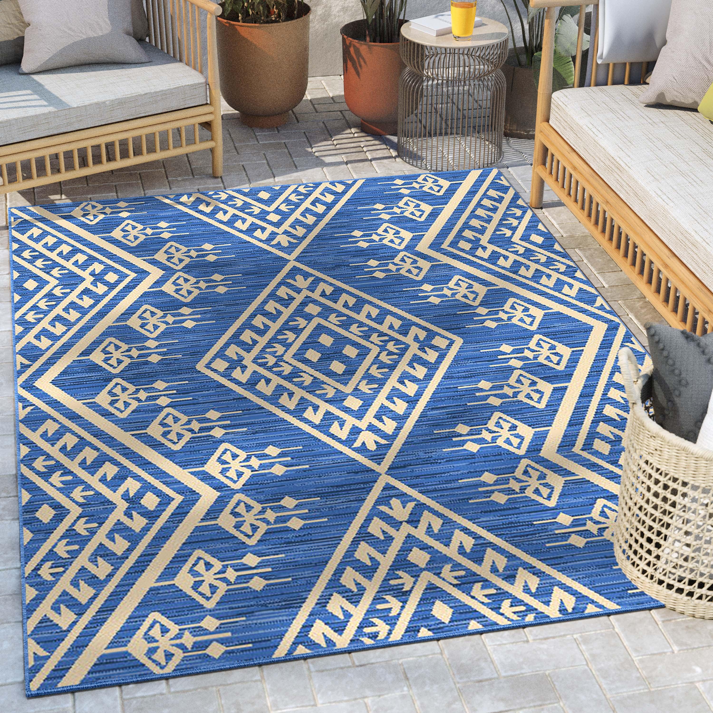 Reversible Blue Synthetic 5' x 7' Easy-Care Indoor/Outdoor Rug