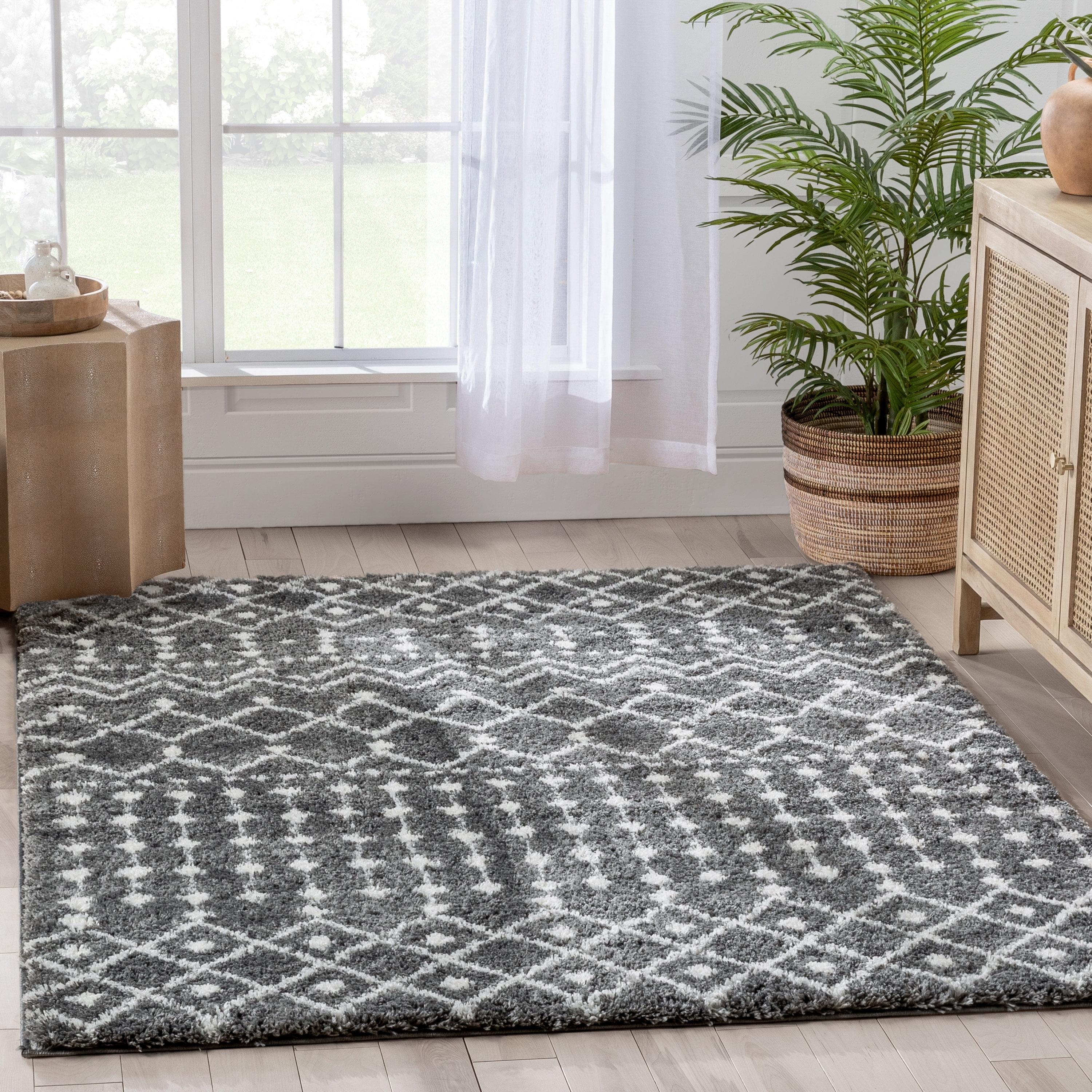 Gray Moroccan Diamond Pattern Shag Area Rug 5' x 7'