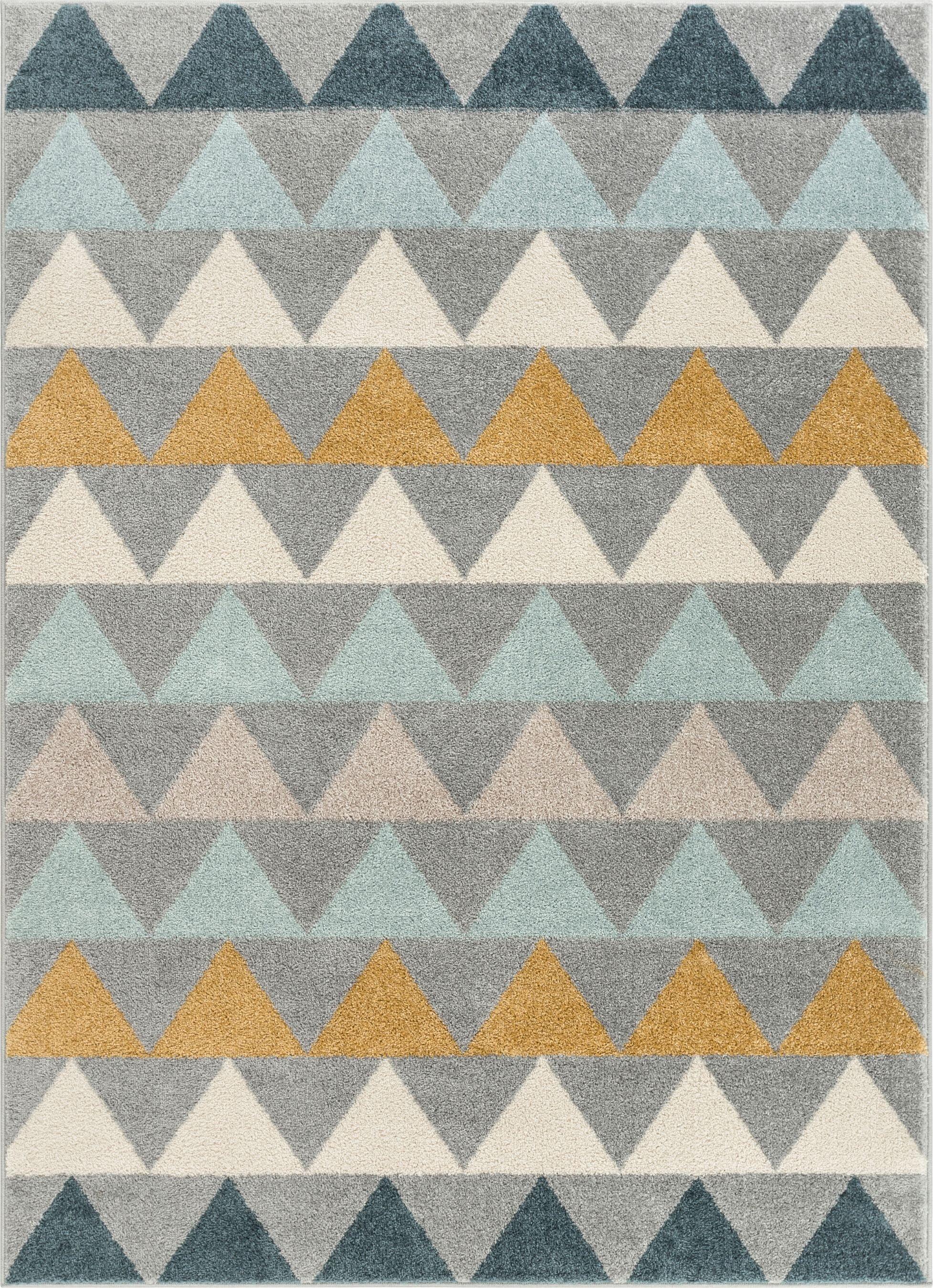 Nova Gray Geometric 5' x 7' Synthetic Area Rug