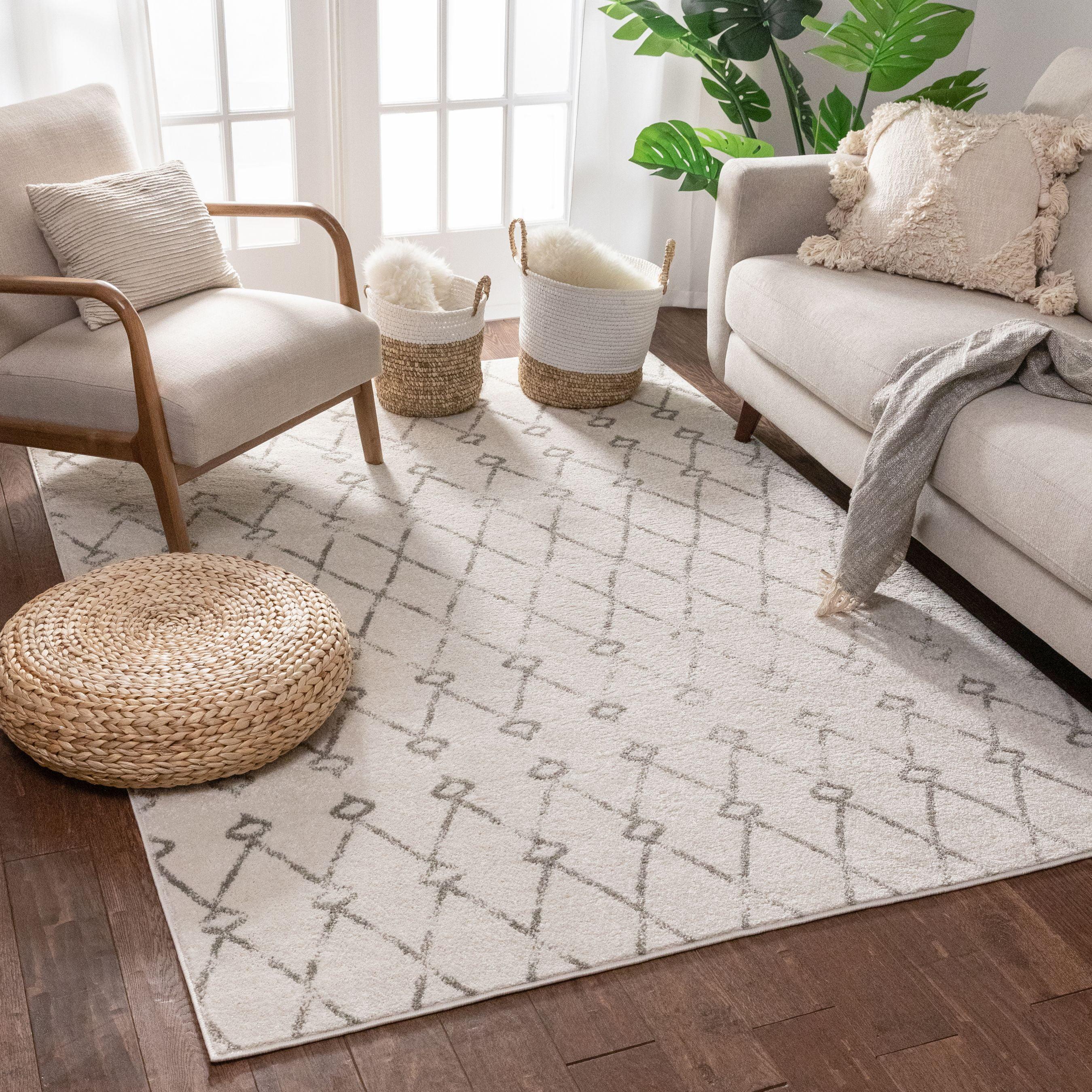 Serenity Passione Ivory Geometric 3'11" x 5'3" Synthetic Area Rug