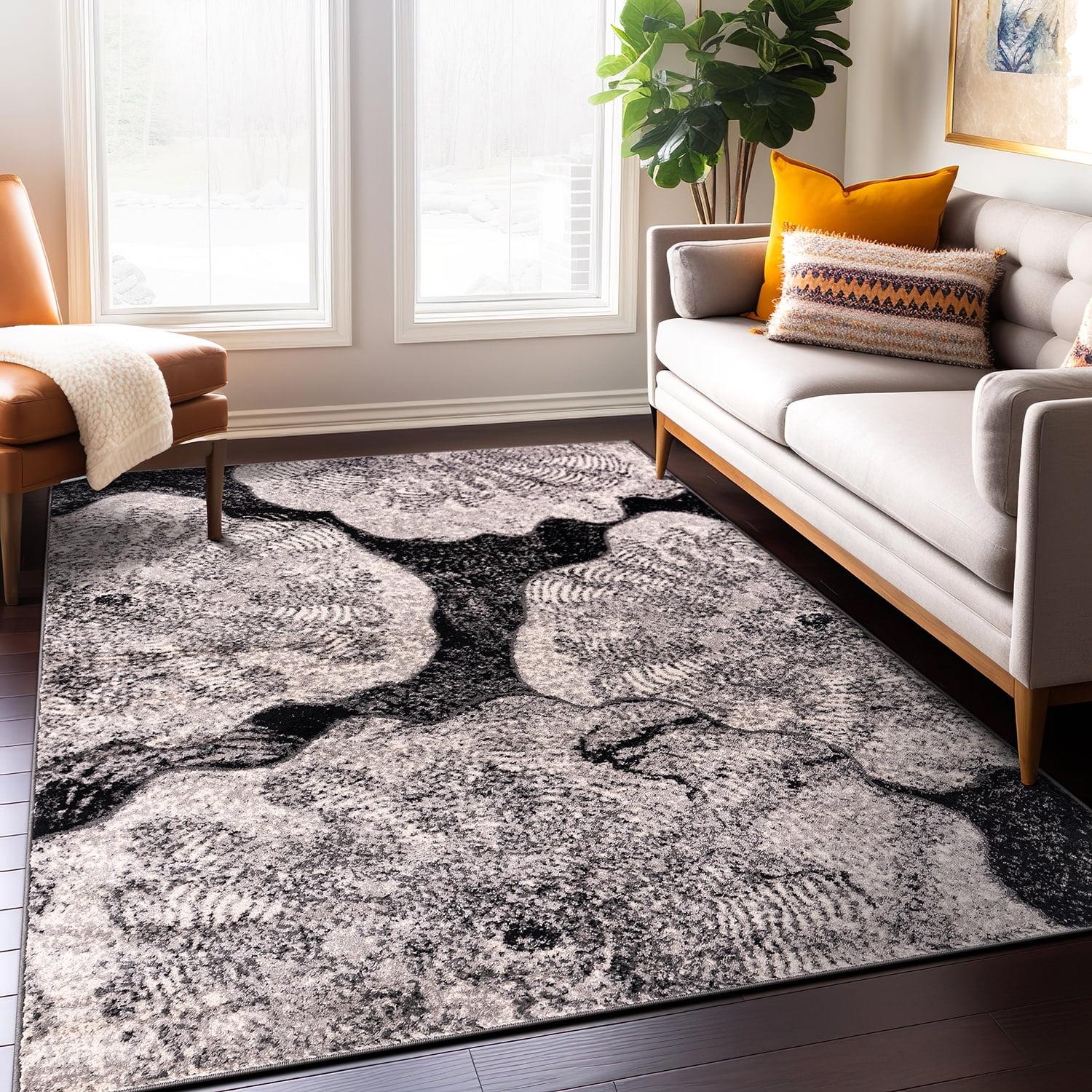 Black and Gray Floral Synthetic 5' x 7' Area Rug