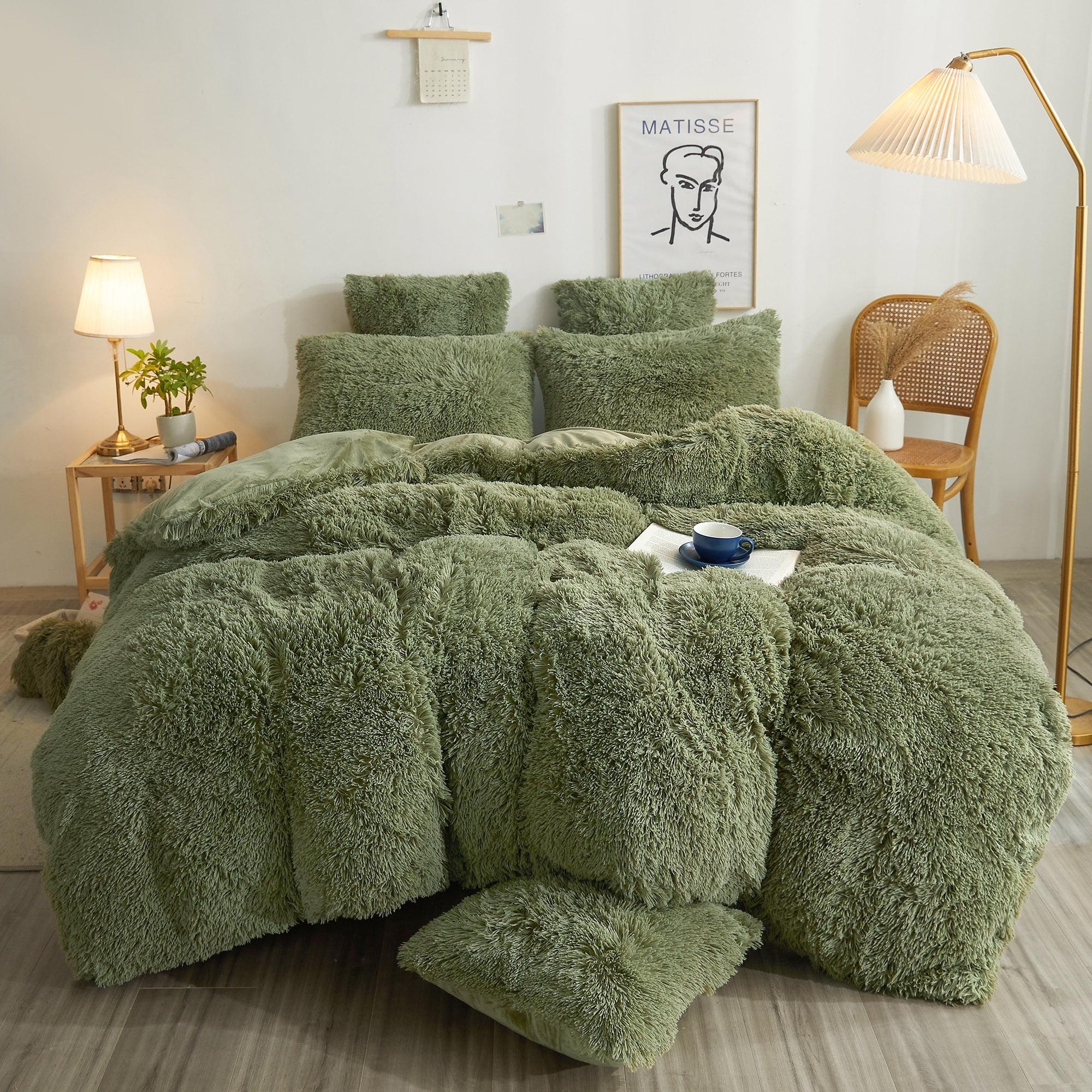 LIFEREVO 3 Pieces Luxury Plush Shaggy Faux Fur Duvet Cover Set(1 Fluffy Fuzzy Comforter Cover + 2 Pompoms Fringe Quilted Pillow Shams) Furry Bed Set, Zipper Closure, Queen Size, Dark Green