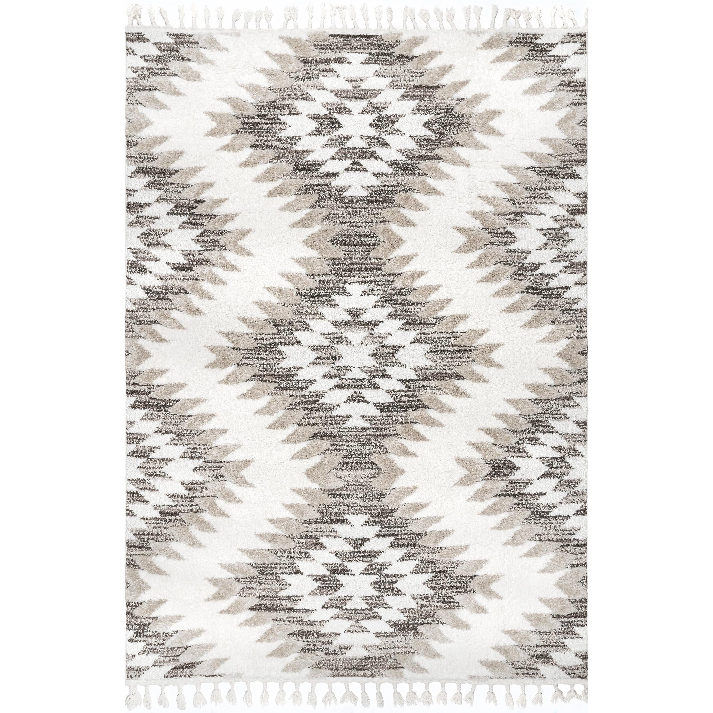 nuLOOM Adelade Aztec High Low Shaggy Tassel Area Rug