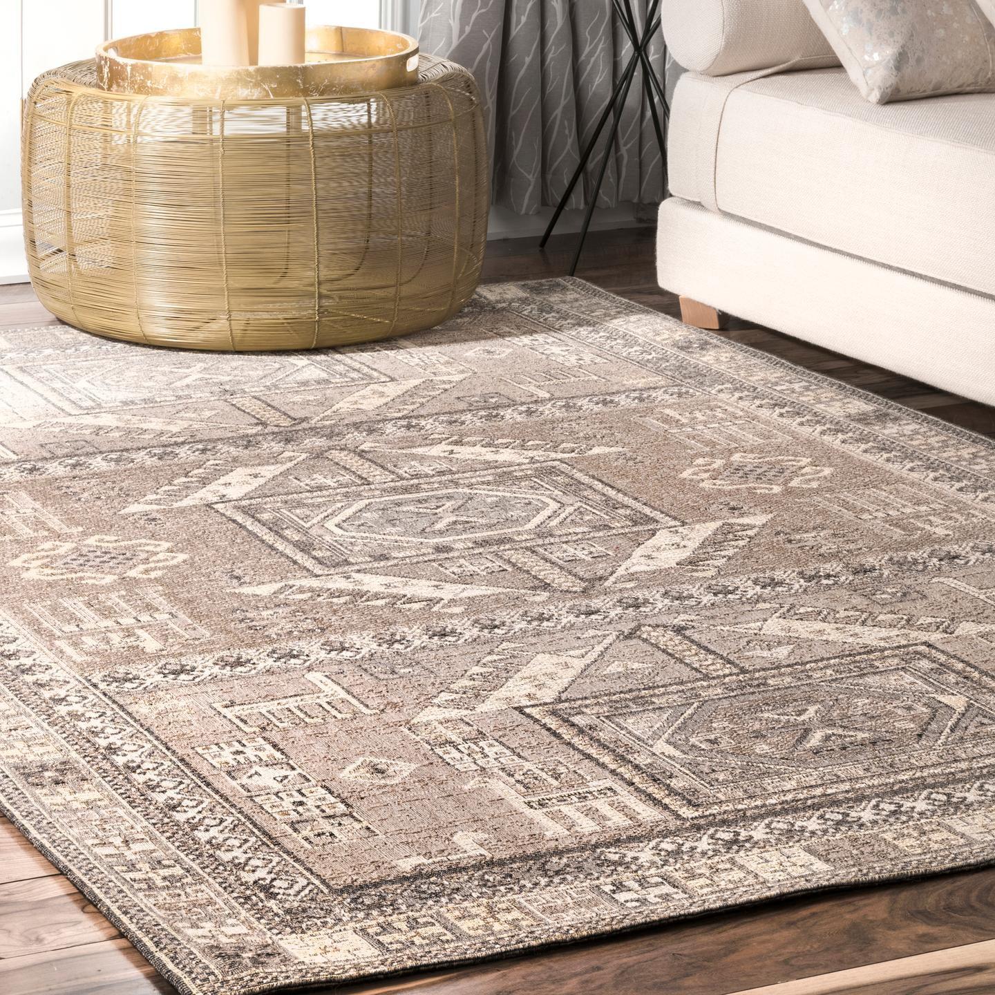 Handmade Aztec Sahiry Wool-Cotton Blend Area Rug, 4' x 6', Beige