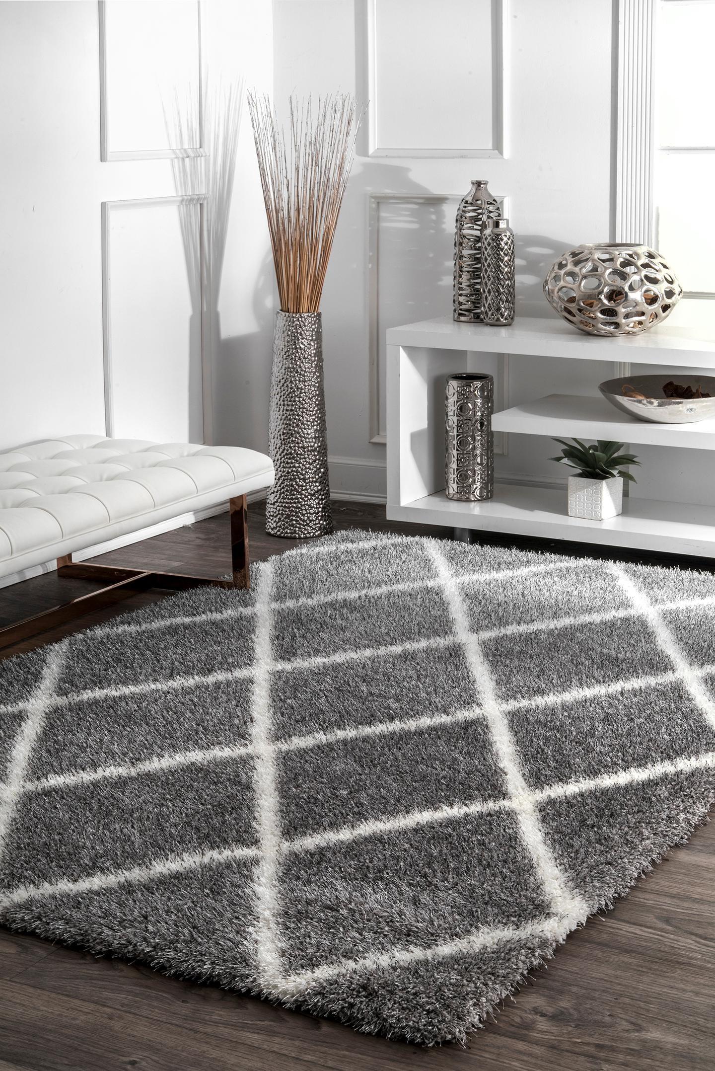 Black Diamond Shag 4' x 6' Synthetic Rug