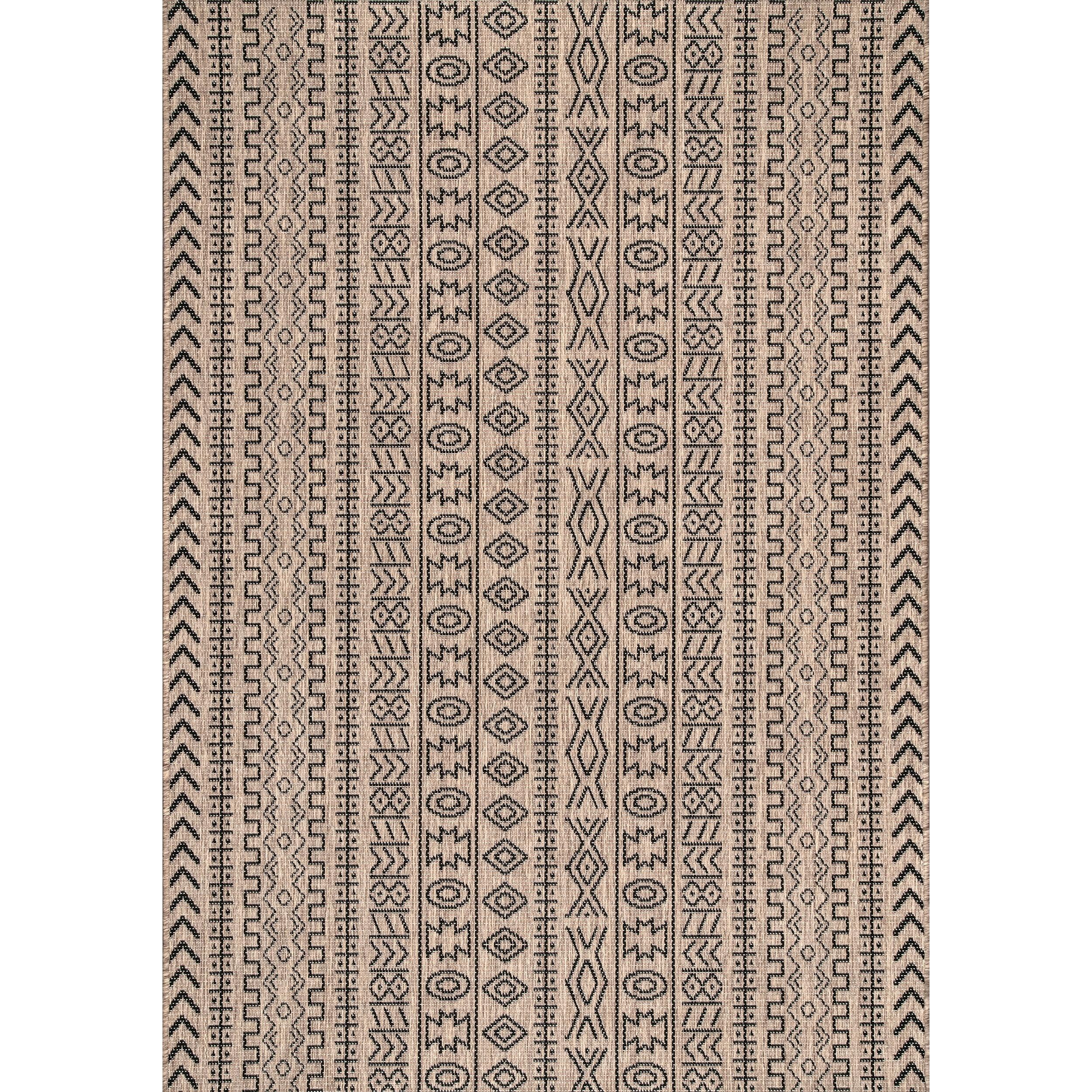 Charming Jamie Brown Indoor/Outdoor 5'3" x 7'6" Synthetic Area Rug