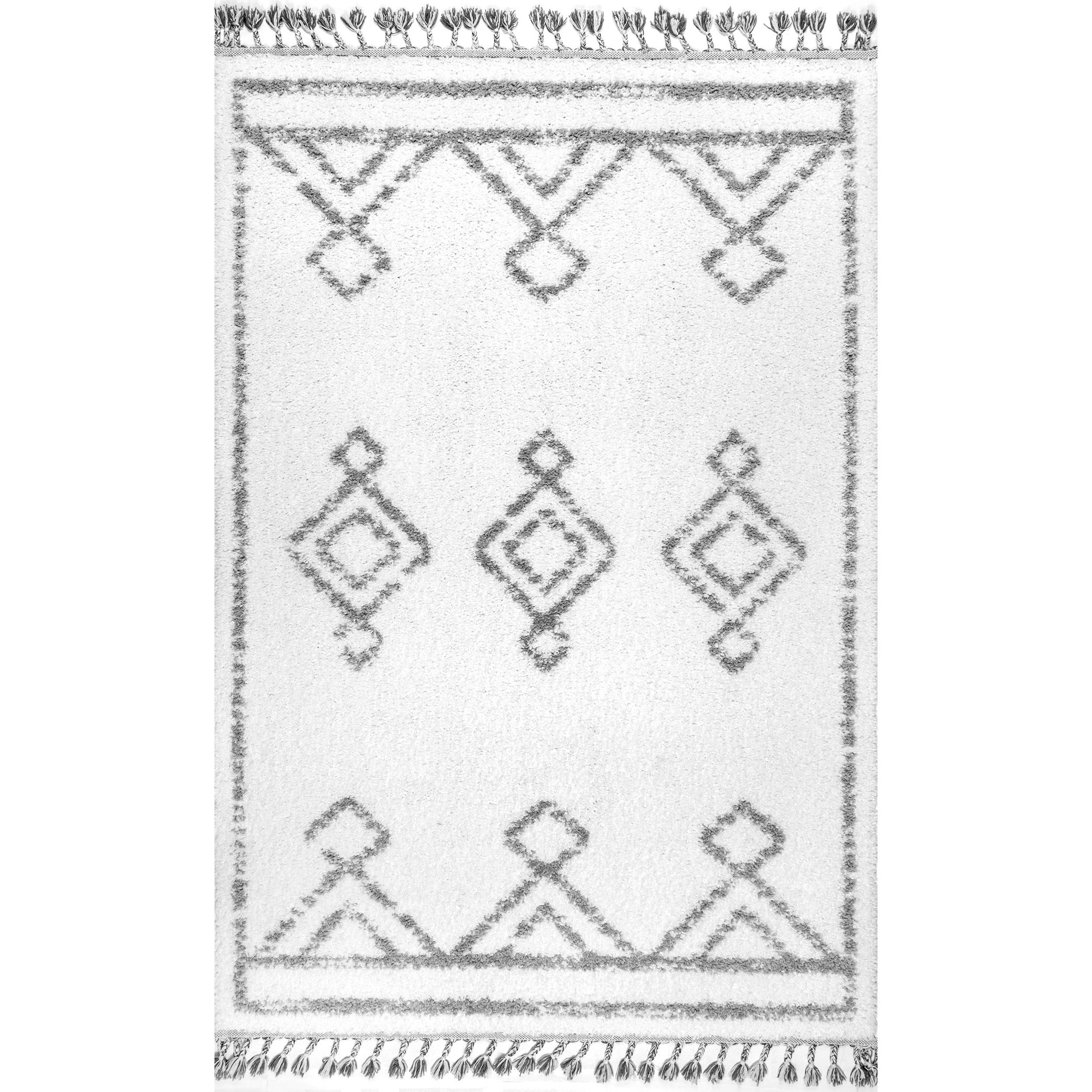 nuLOOM Mackie Moroccan Diamond Tassel Rug