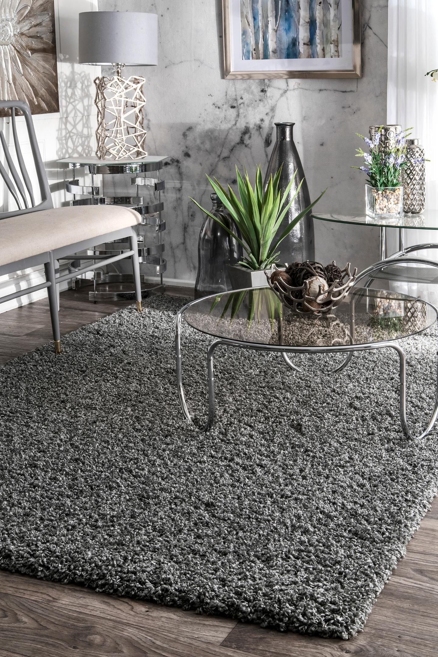 Luxurious Gray Synthetic Round Shag Rug, 5'3" x 7'6"