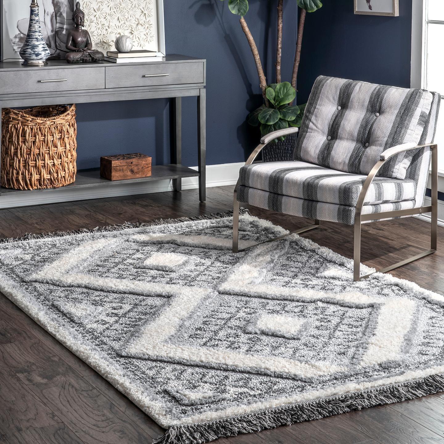 Lenore Gray Trellis 5'3" x 7'6" Rectangular Synthetic Rug