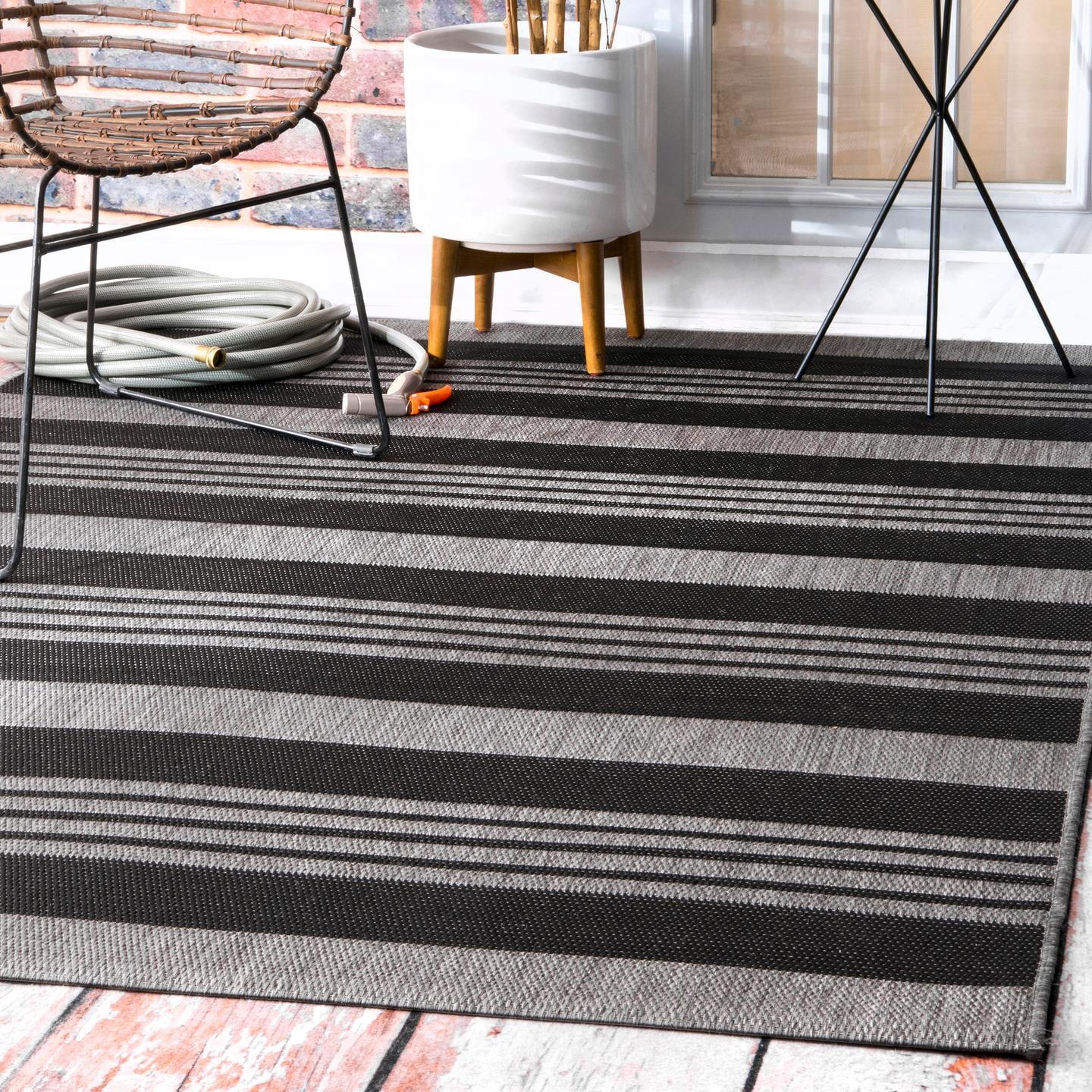 Nuloom Robin Striped 4x6 Indoor/Outdoor Area Rug for Living Room Patio Deck Front Porch Kitchen, Grey/Black