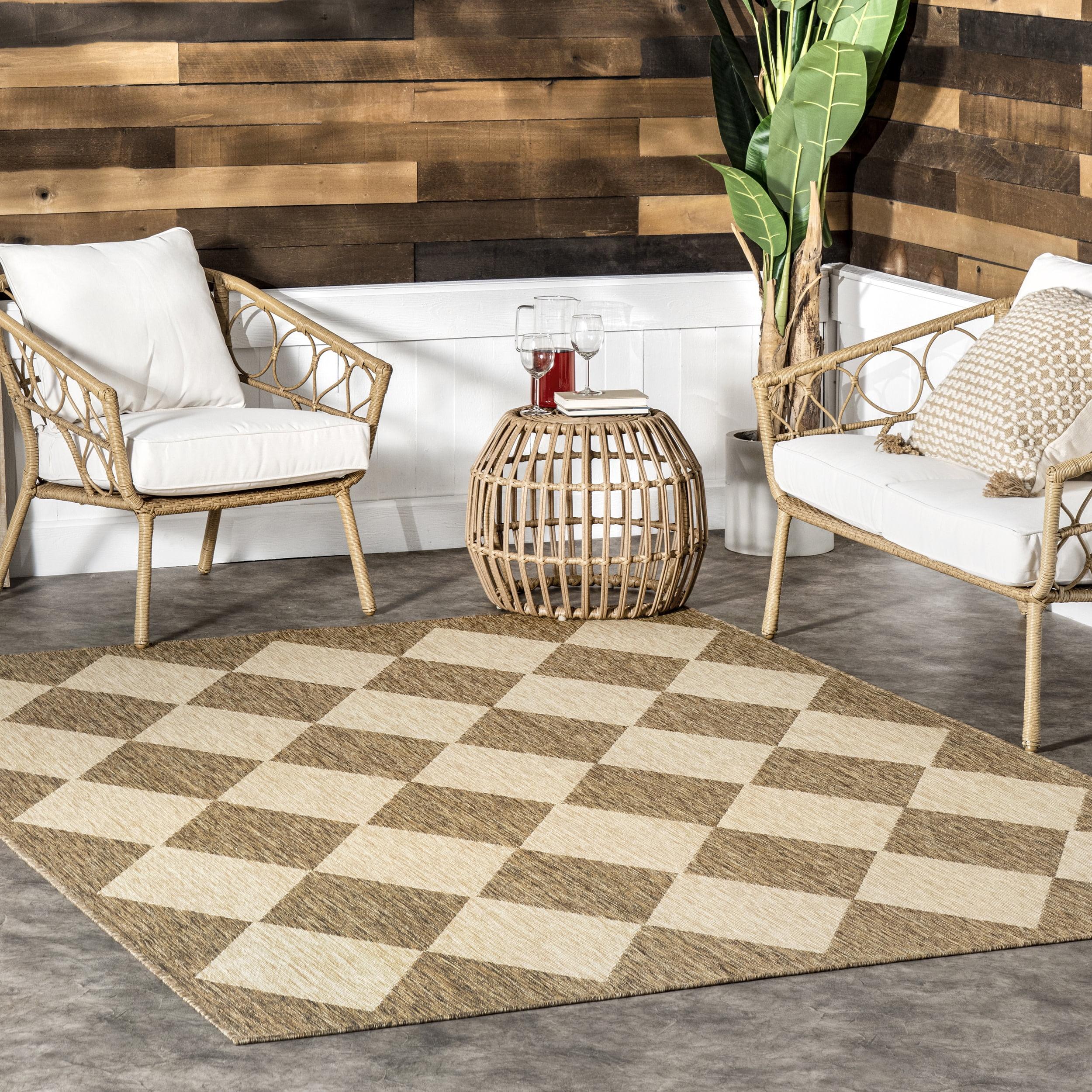 Beige and Brown Diamond Trellis Indoor/Outdoor Area Rug