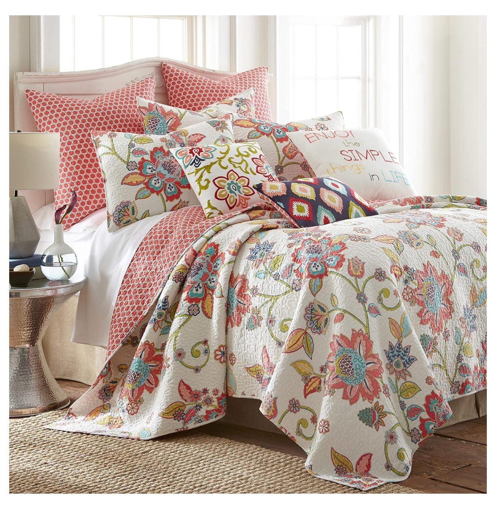 Reversible Full Cotton Quilt Set in White with Floral Design