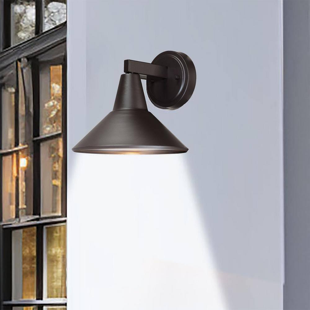 Bay Crest Aluminum Wall Light