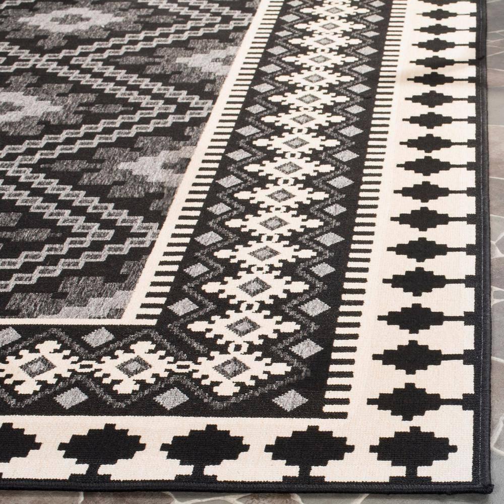 Veranda VER099 Power Loomed Indoor/Outdoor Runner Rug - Black/Creme - 2'3"x6'7" - Safavieh.